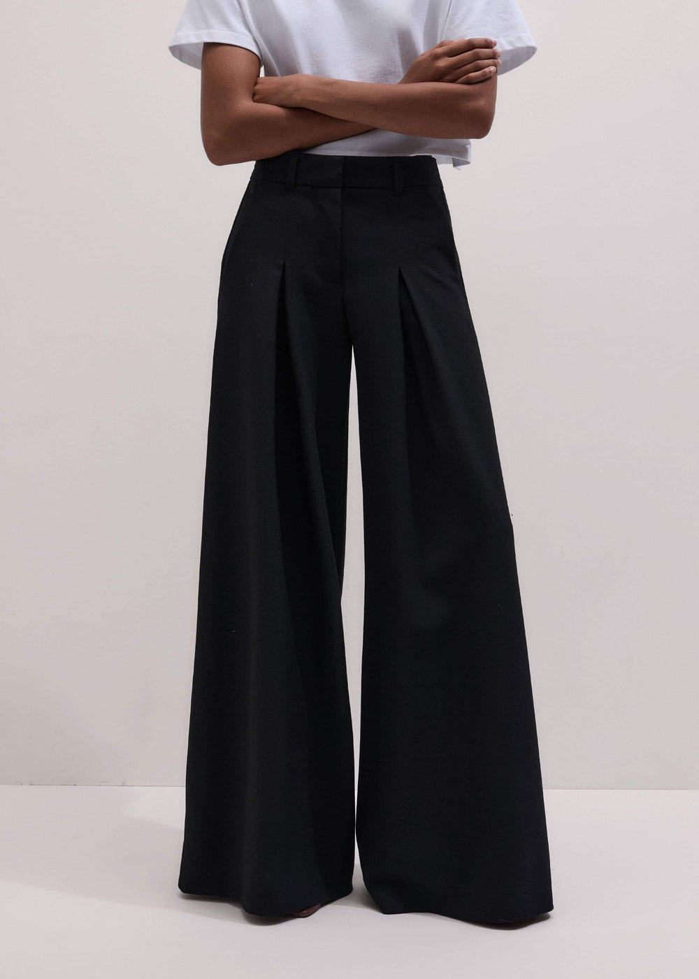 Black Very Wide-Leg Pant meandem