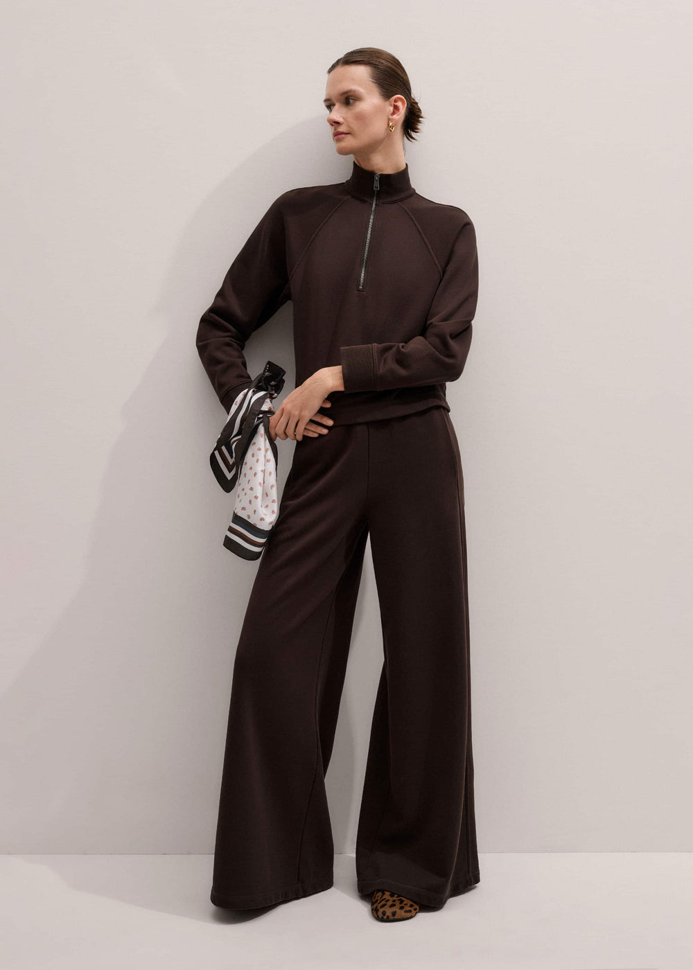 Brown Sweatshirt Wide-Leg Track Pant meandem