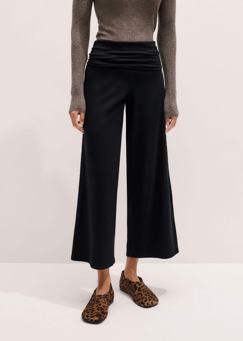 Black Icon Crop Palazzo Pant meandem