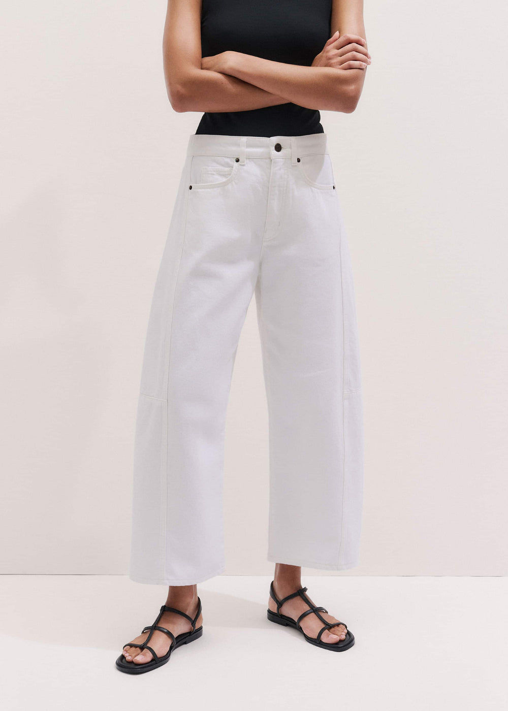 White Exaggerated Crop Jean meandem