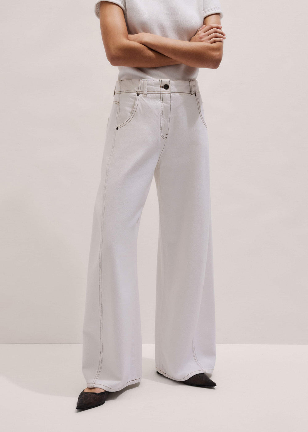 White Relaxed Engineered Jean meandem