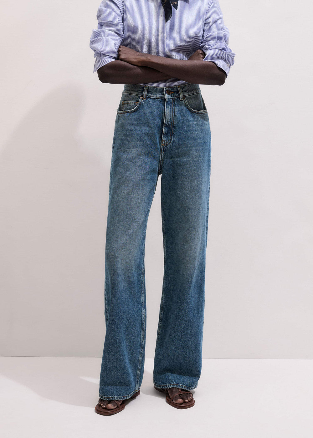 Mid-Blue Ultra High Straight Leg Jean meandem