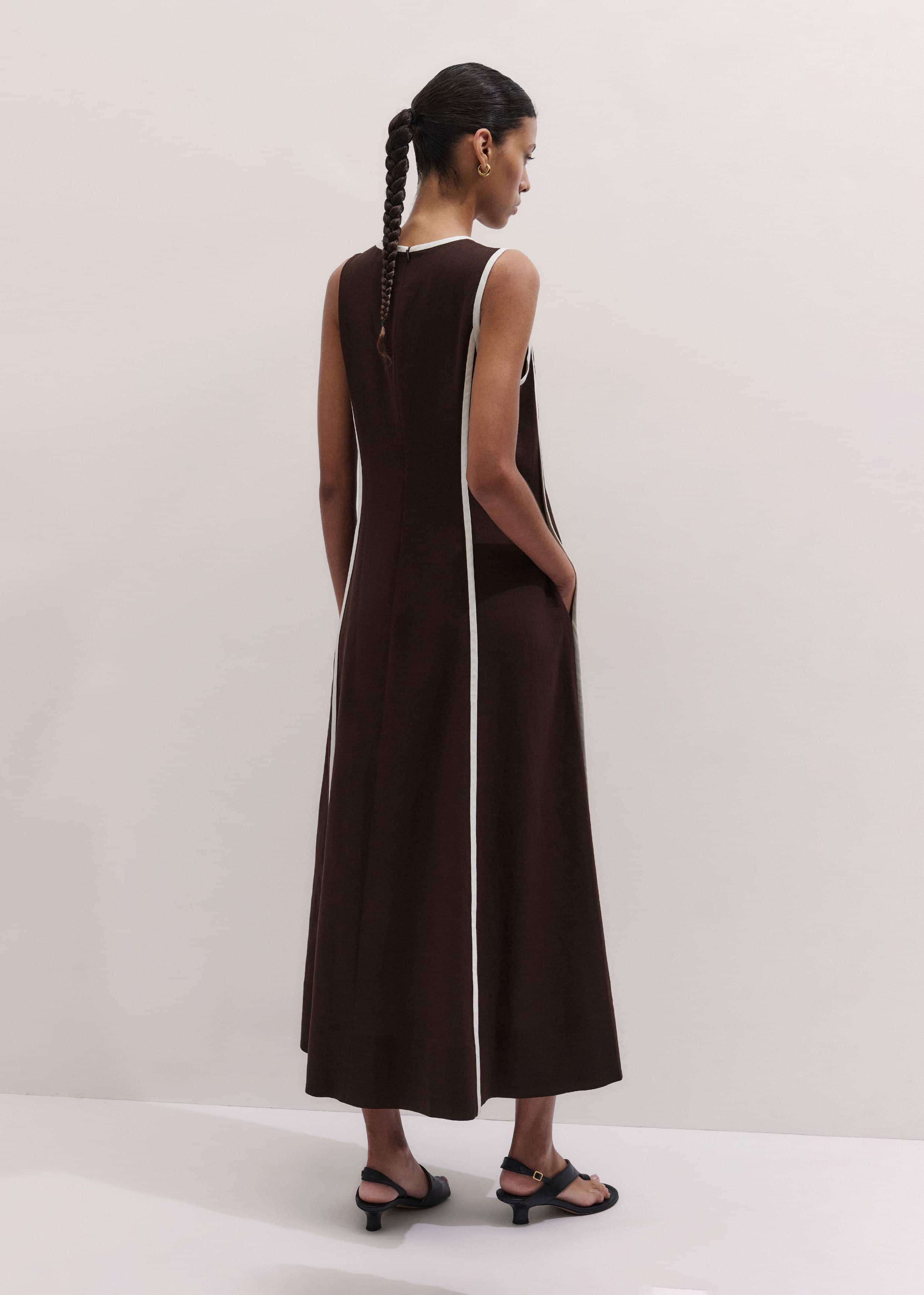 Brown Crease-Less Linen Effortless Maxi Dress meandem