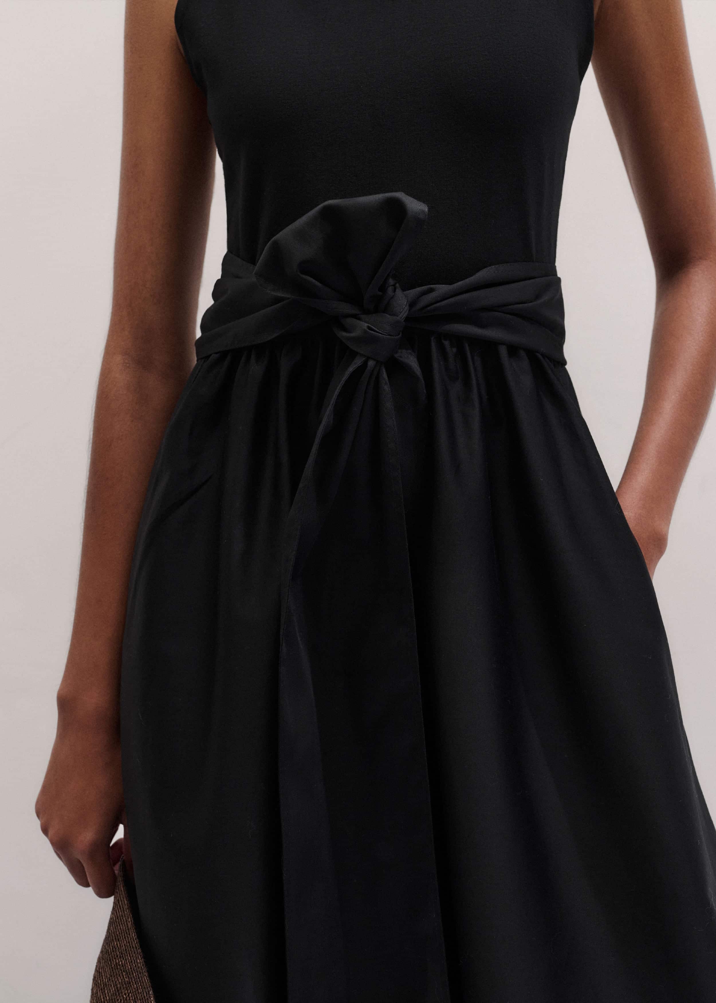 Black Fit + Flare Maxi Dress meandem