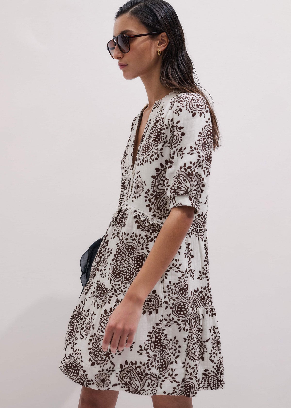 White Cheesecloth In-Full-Bloom Print Swing Short Dress meandem