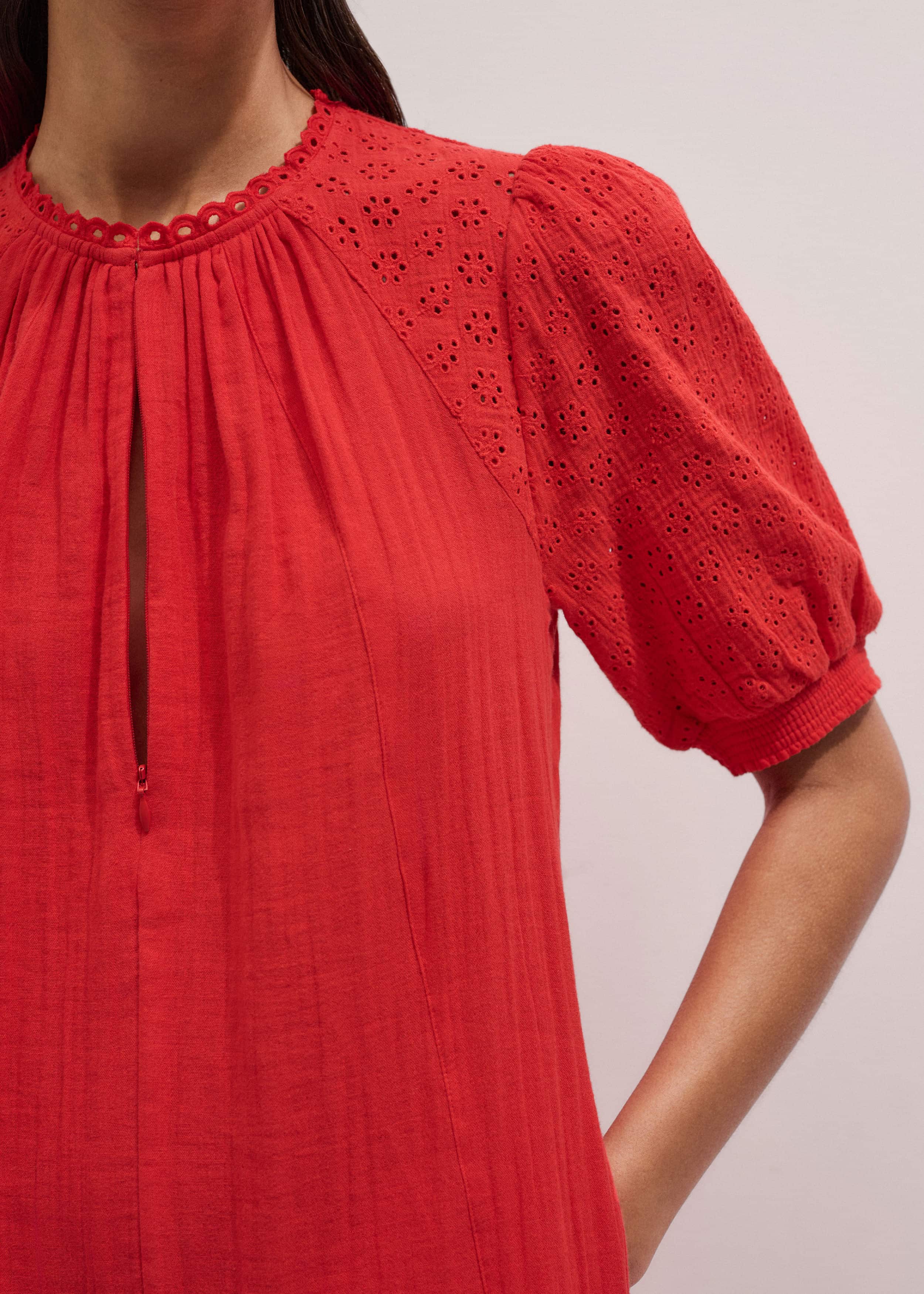 Red Embroidered Cheesecloth Short Dress meandem