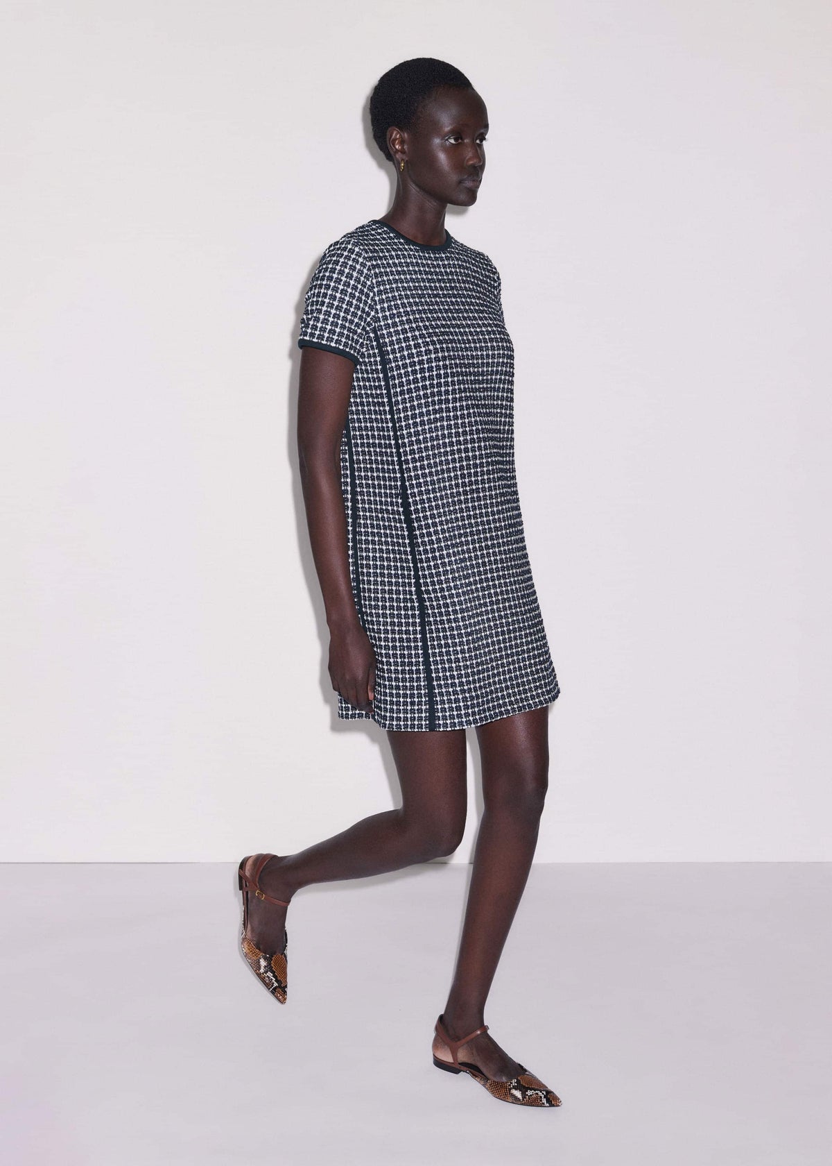 Navy Textured Short Sleeve Mini Dress meandem