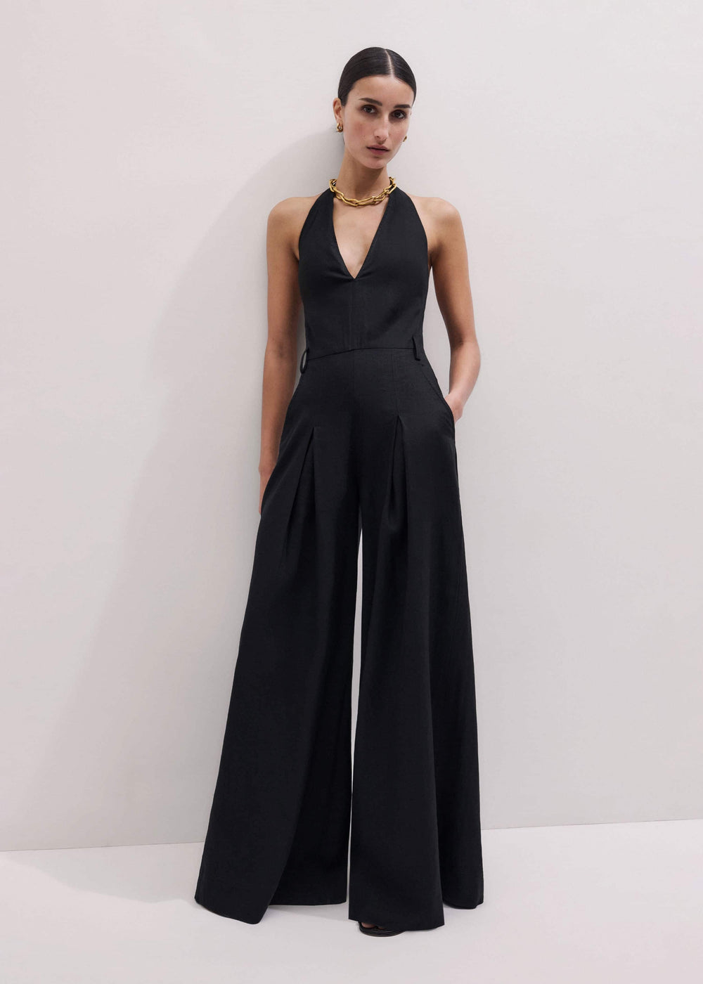 Black Crease-Less Linen Halterneck Wide Jumpsuit meandem