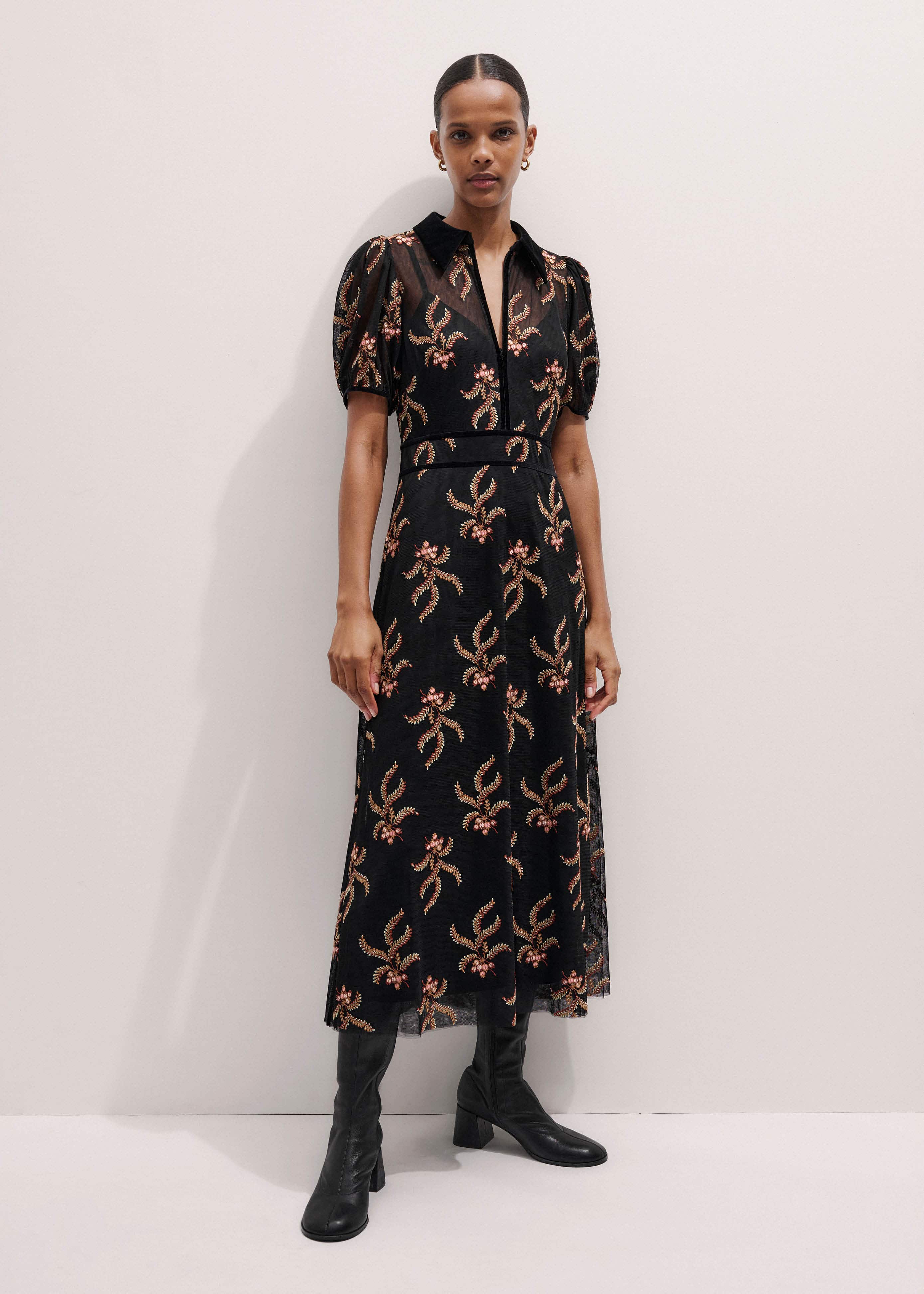 Black Autumn Floral Embroidery Maxi Dress meandem