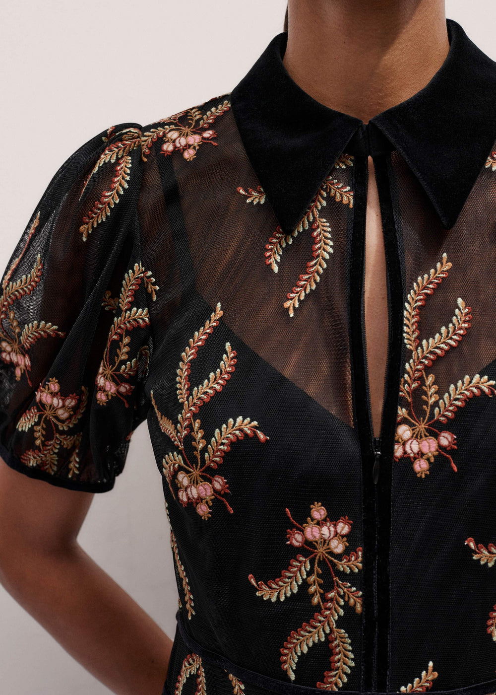 Black Autumn Floral Embroidery Maxi Dress meandem