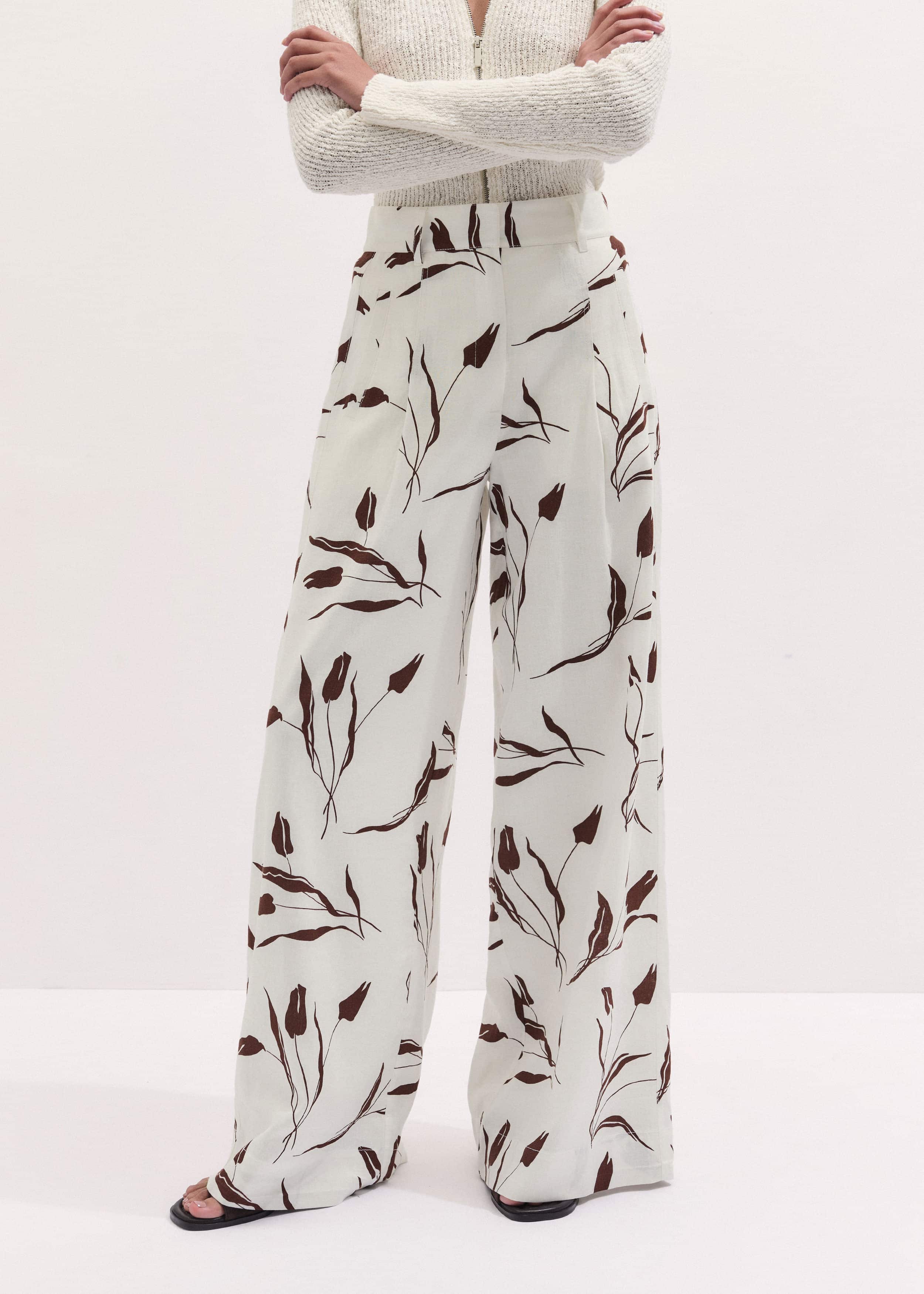 Cream Crease-Less Linen Wide-Leg Pant meandem