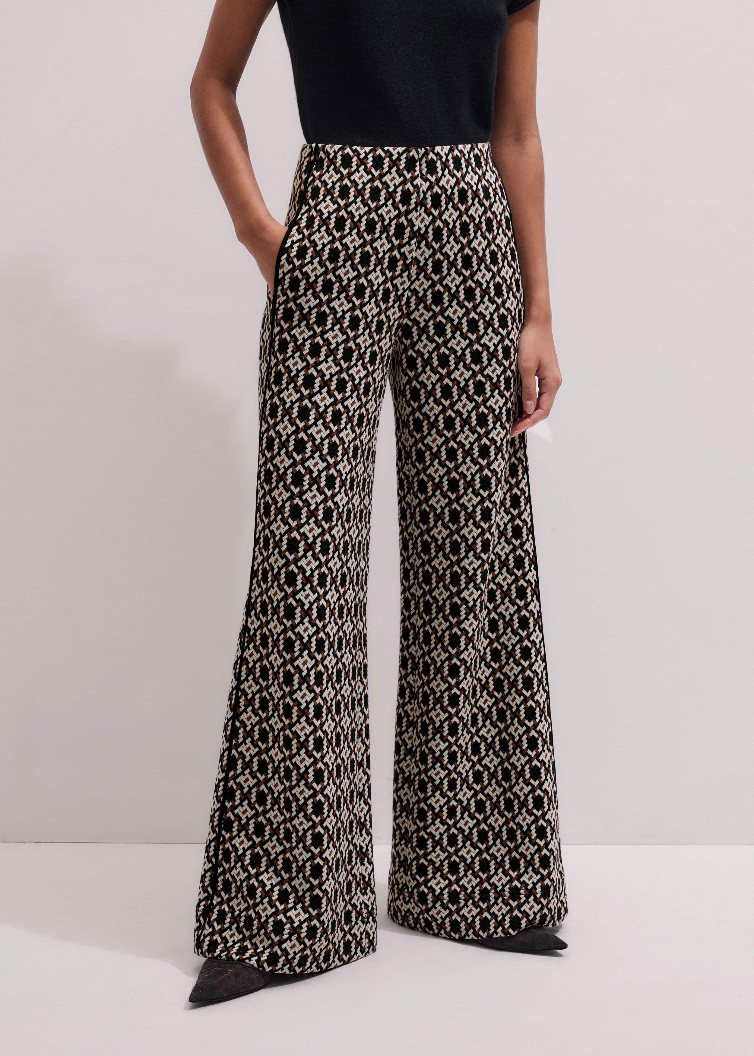 Navy Graphic Jacquard Wide-Leg Pant meandem