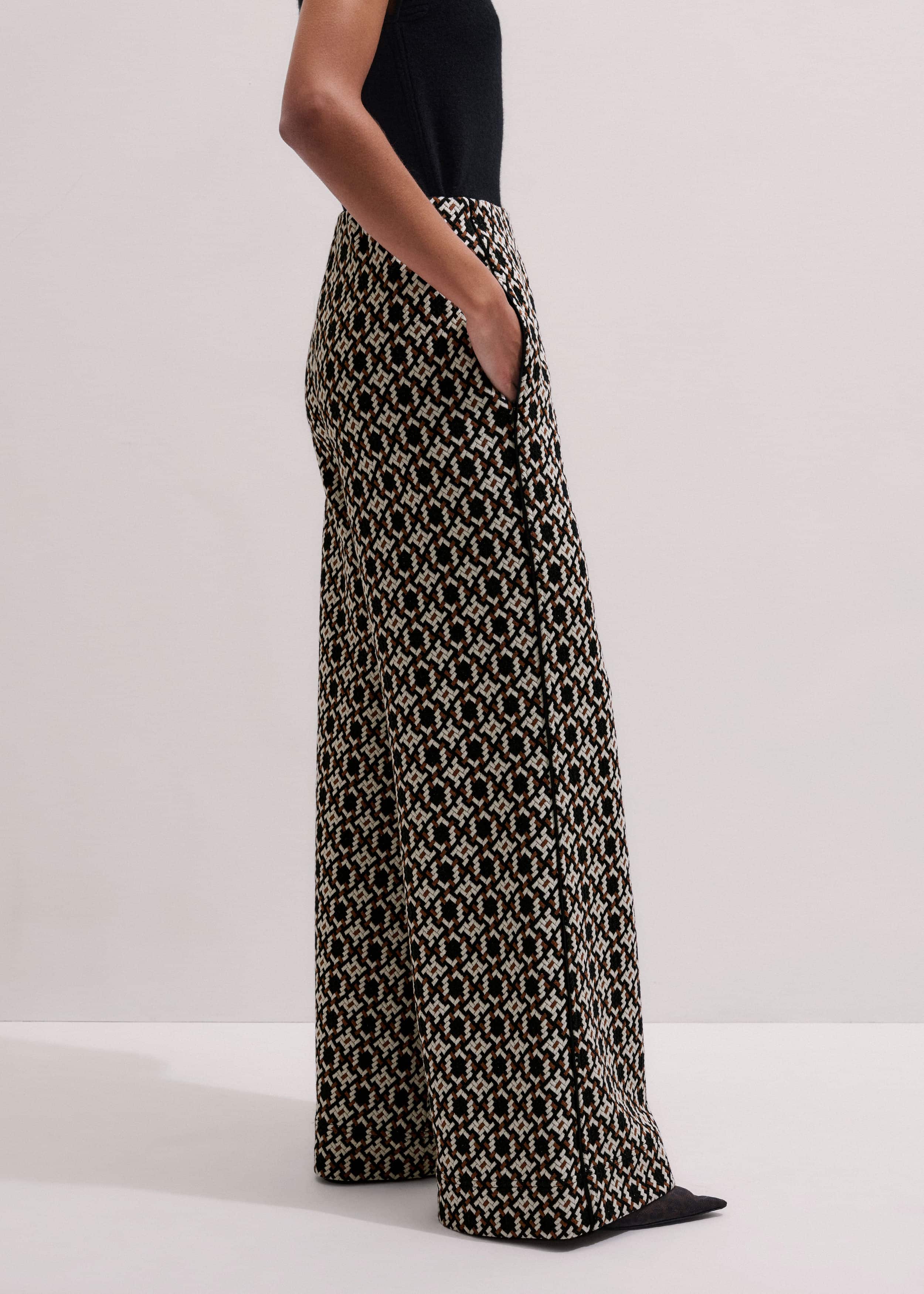 Navy Graphic Jacquard Wide-Leg Pant meandem
