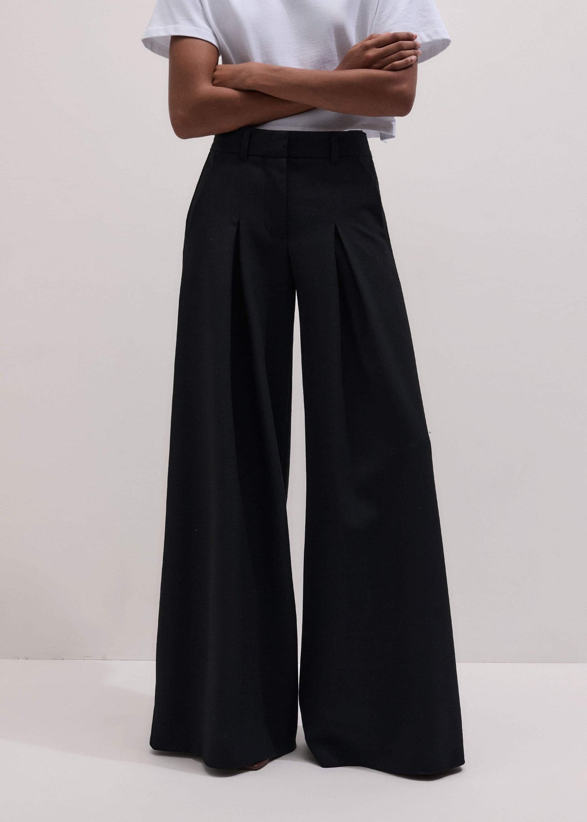 Black Very Wide-Leg Pant meandem