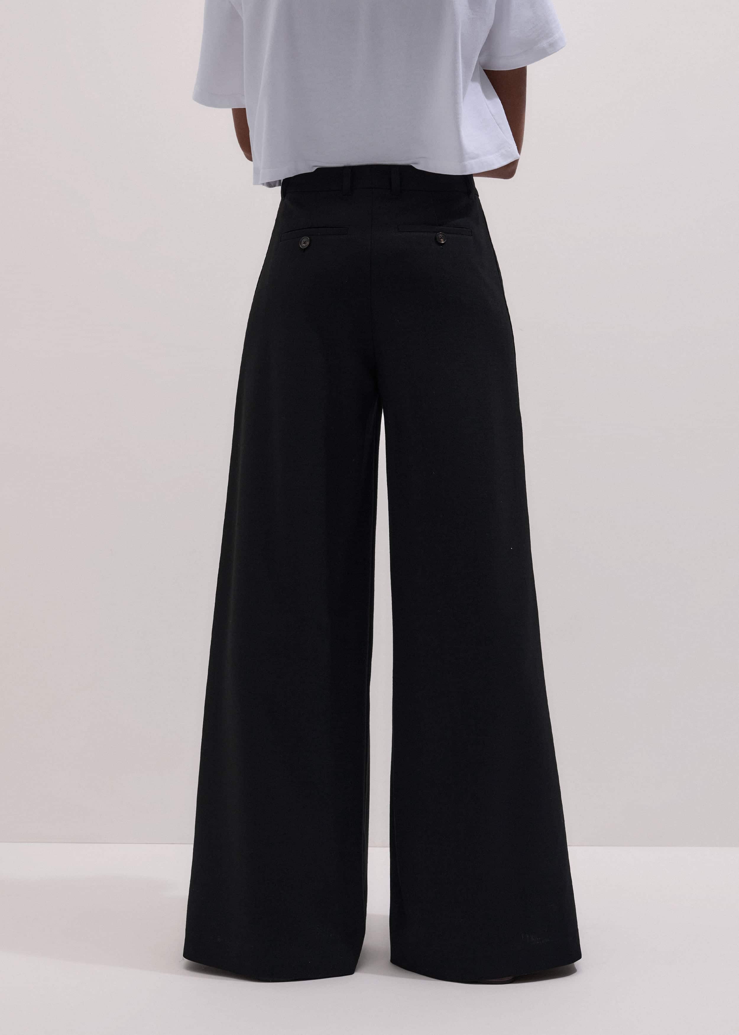 Black Very Wide-Leg Pant meandem