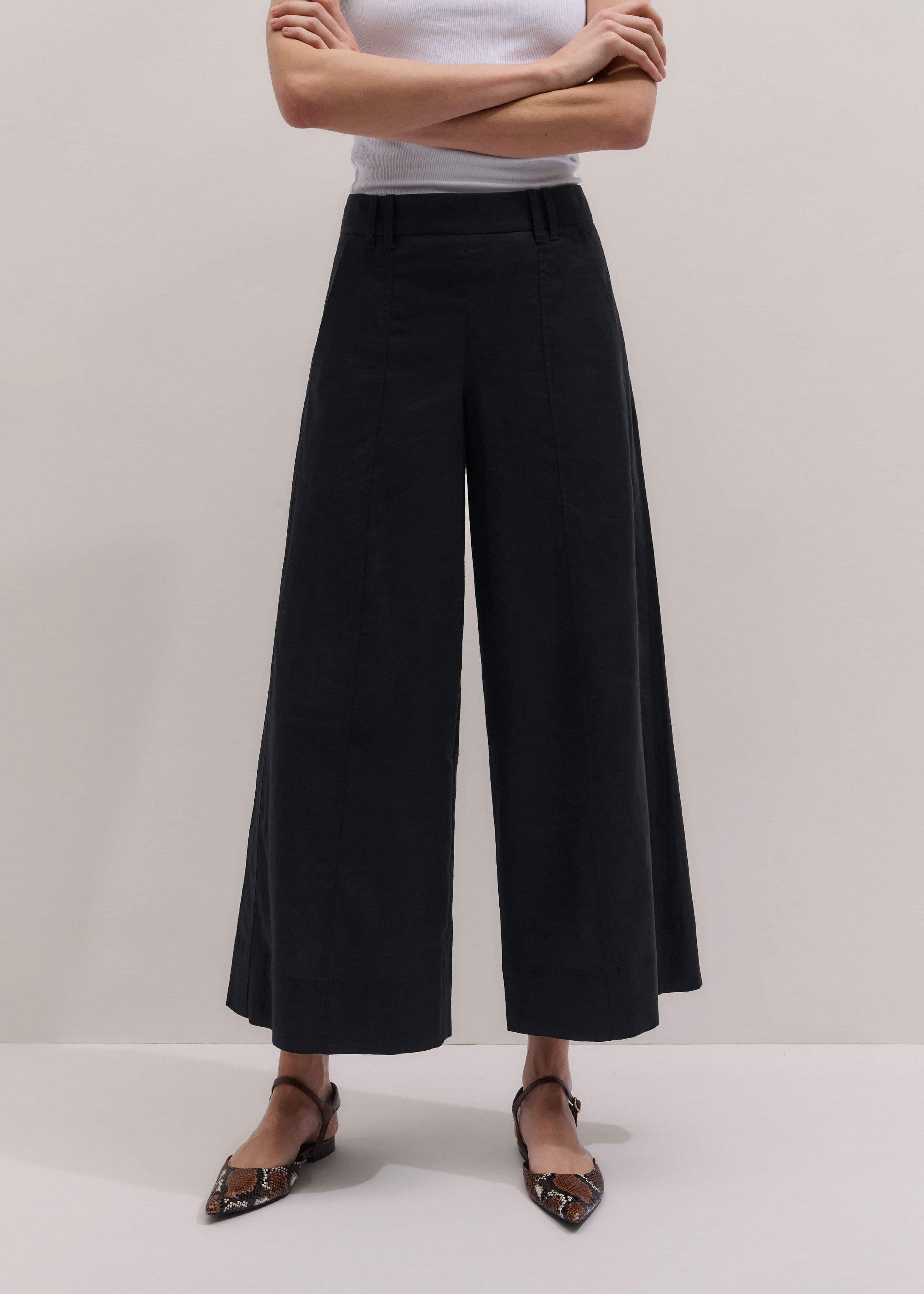 Black Crop Wide-Leg Pant meandem