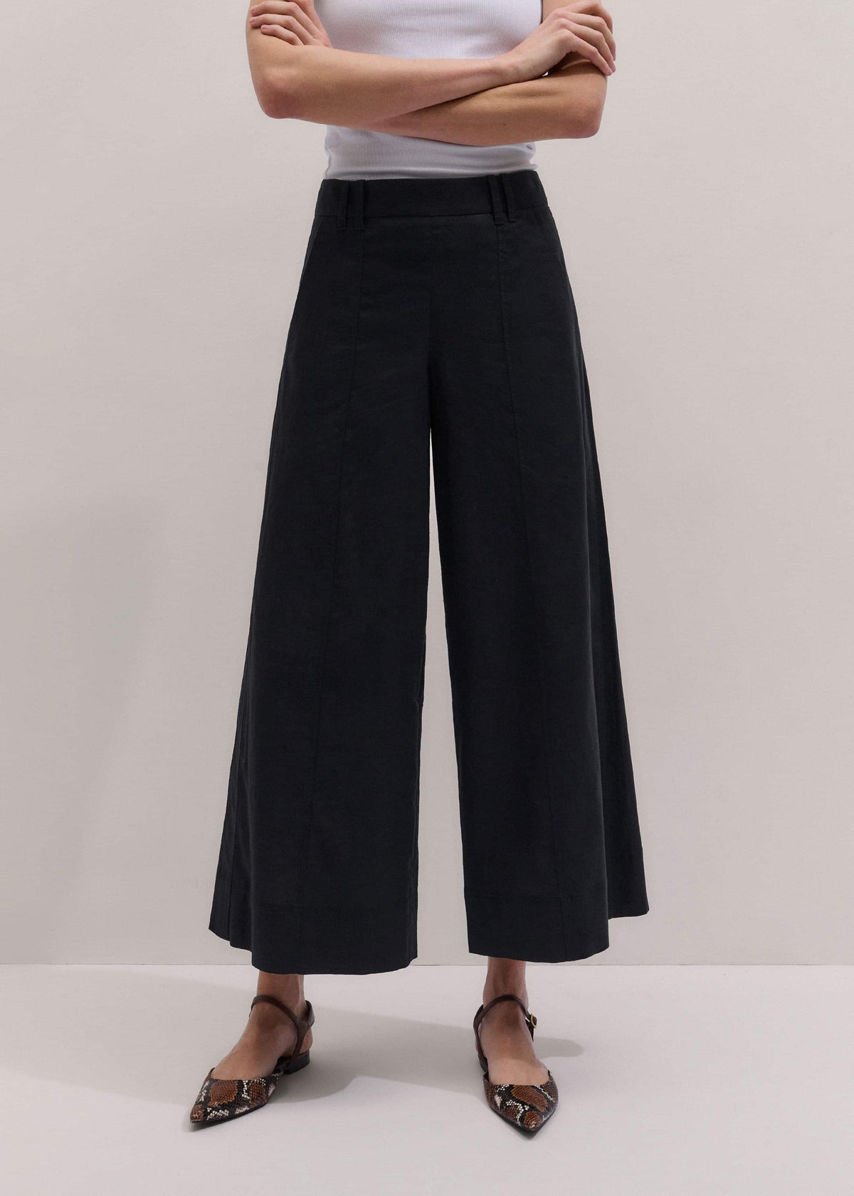 Black Crop Wide-Leg Pant meandem