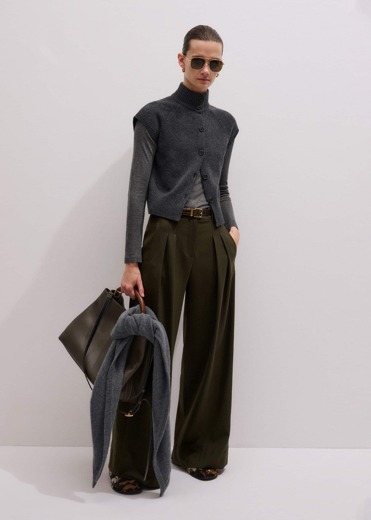Olive Green Wide-Leg Double Pleat Pant meandem