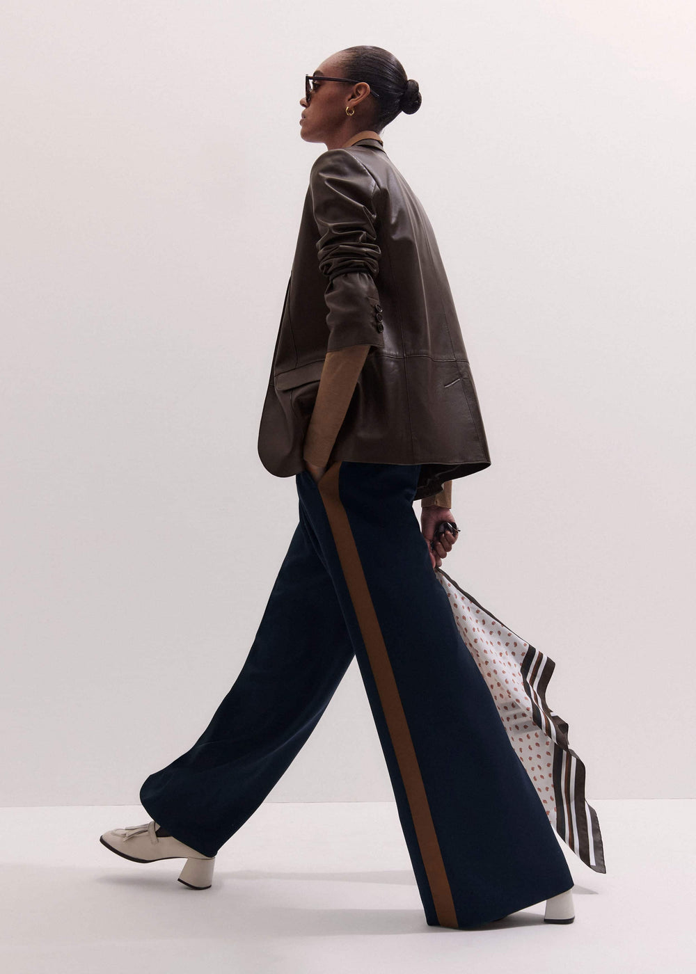 Navy Contrast Side Panel Wide-Leg Pant meandem