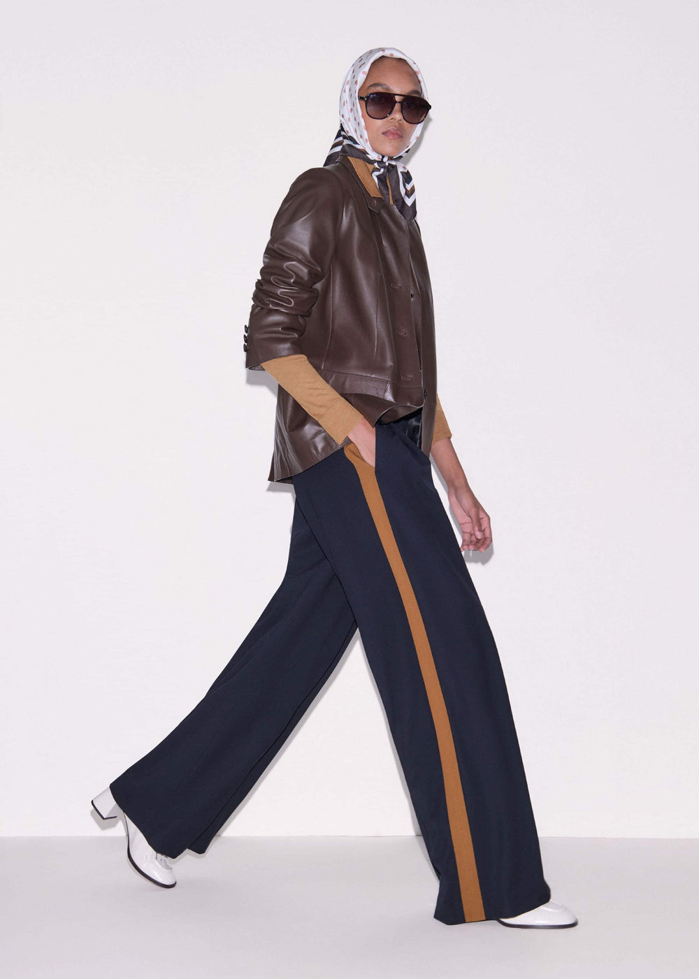Navy Contrast Side Panel Wide-Leg Pant meandem