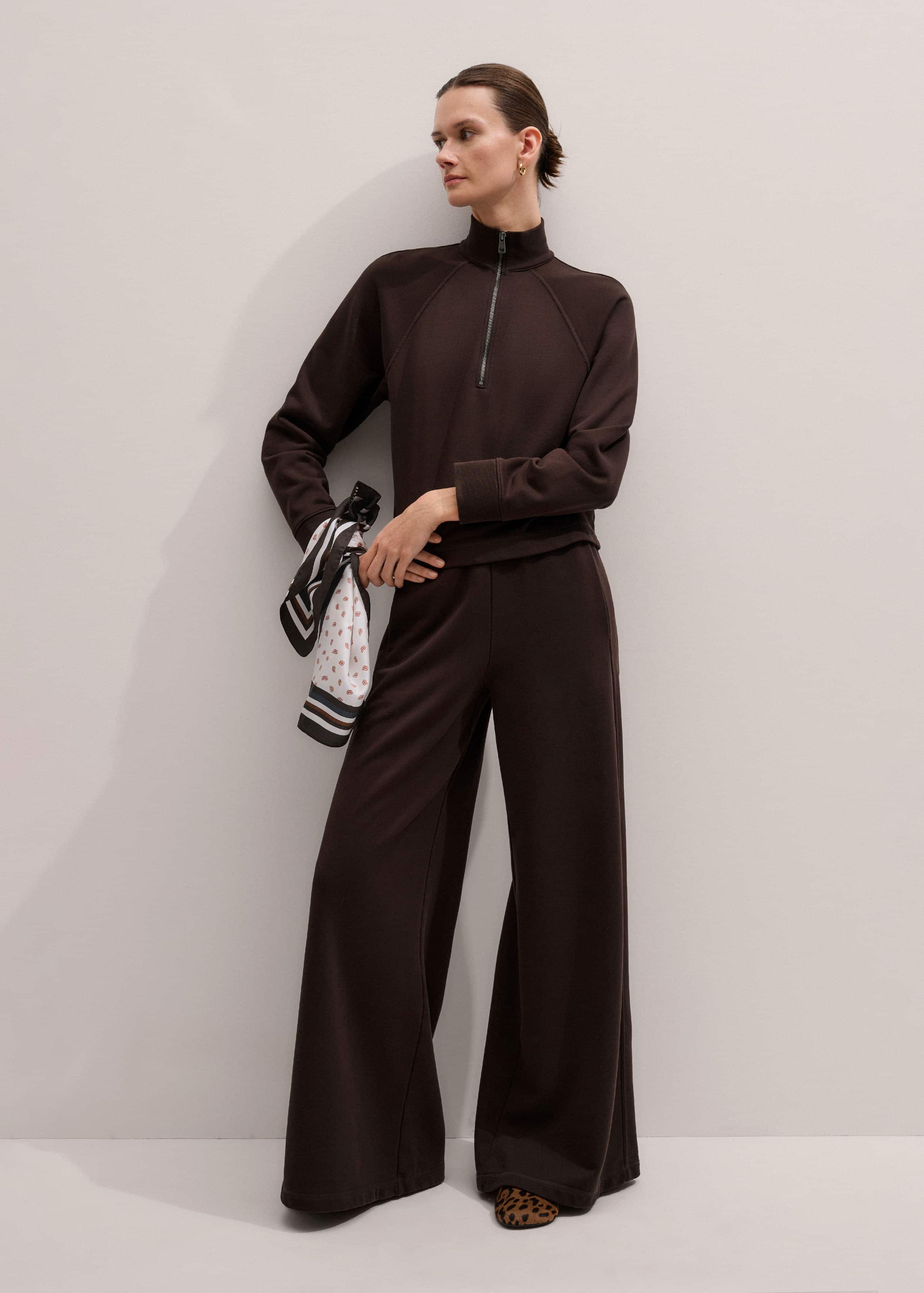 Brown Sweatshirt Wide-Leg Track Pant meandem