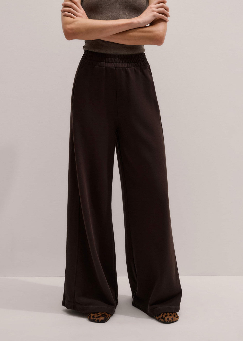Brown Sweatshirt Wide-Leg Track Pant meandem