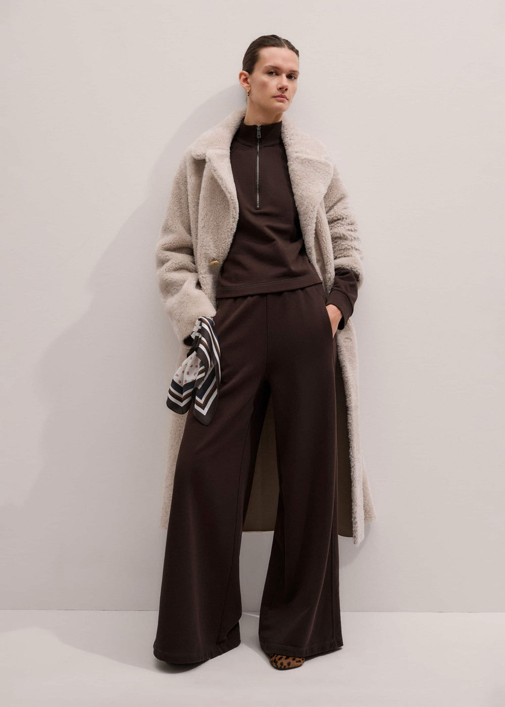 Brown Sweatshirt Wide-Leg Track Pant meandem