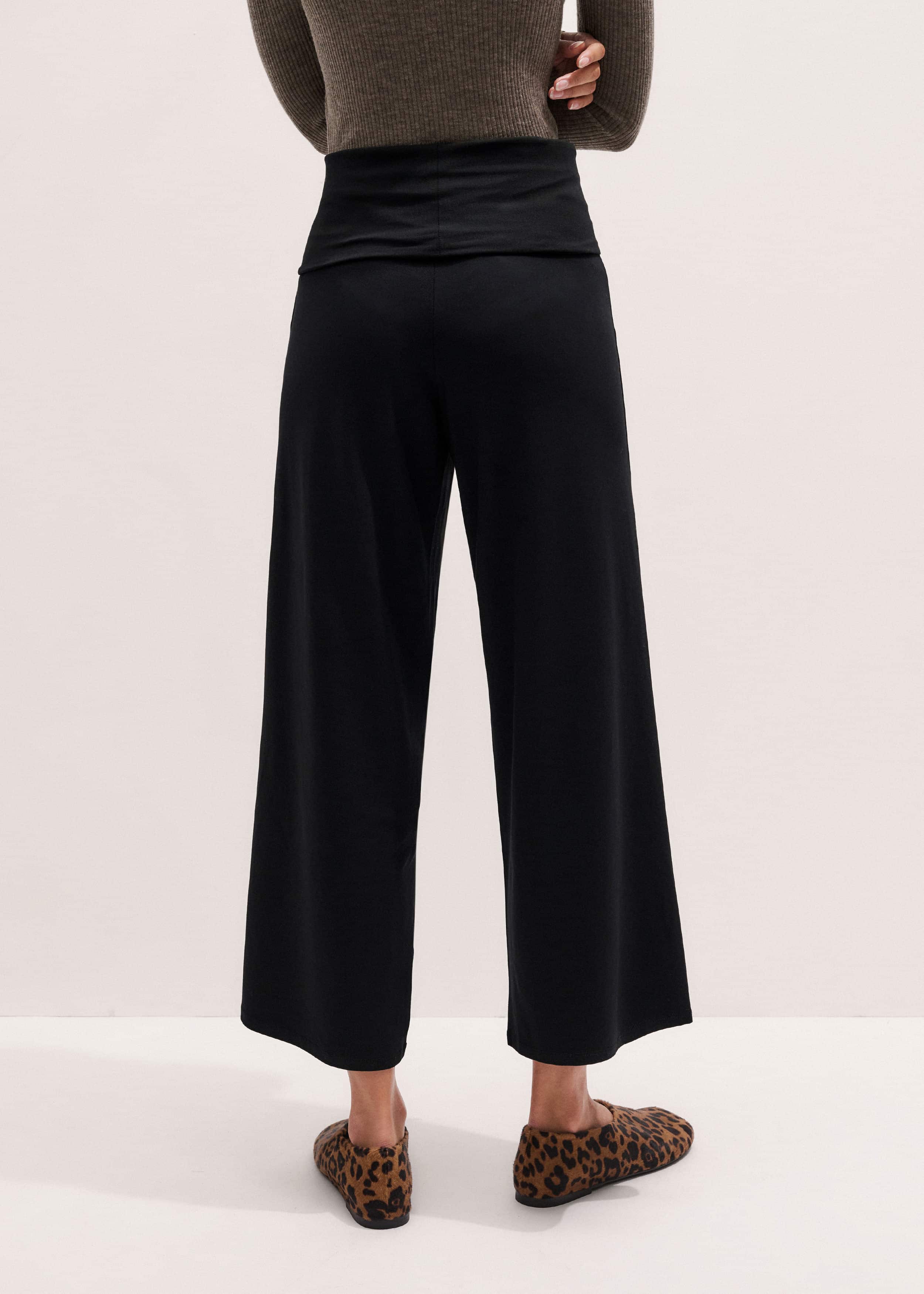 Black Icon Crop Palazzo Pant meandem