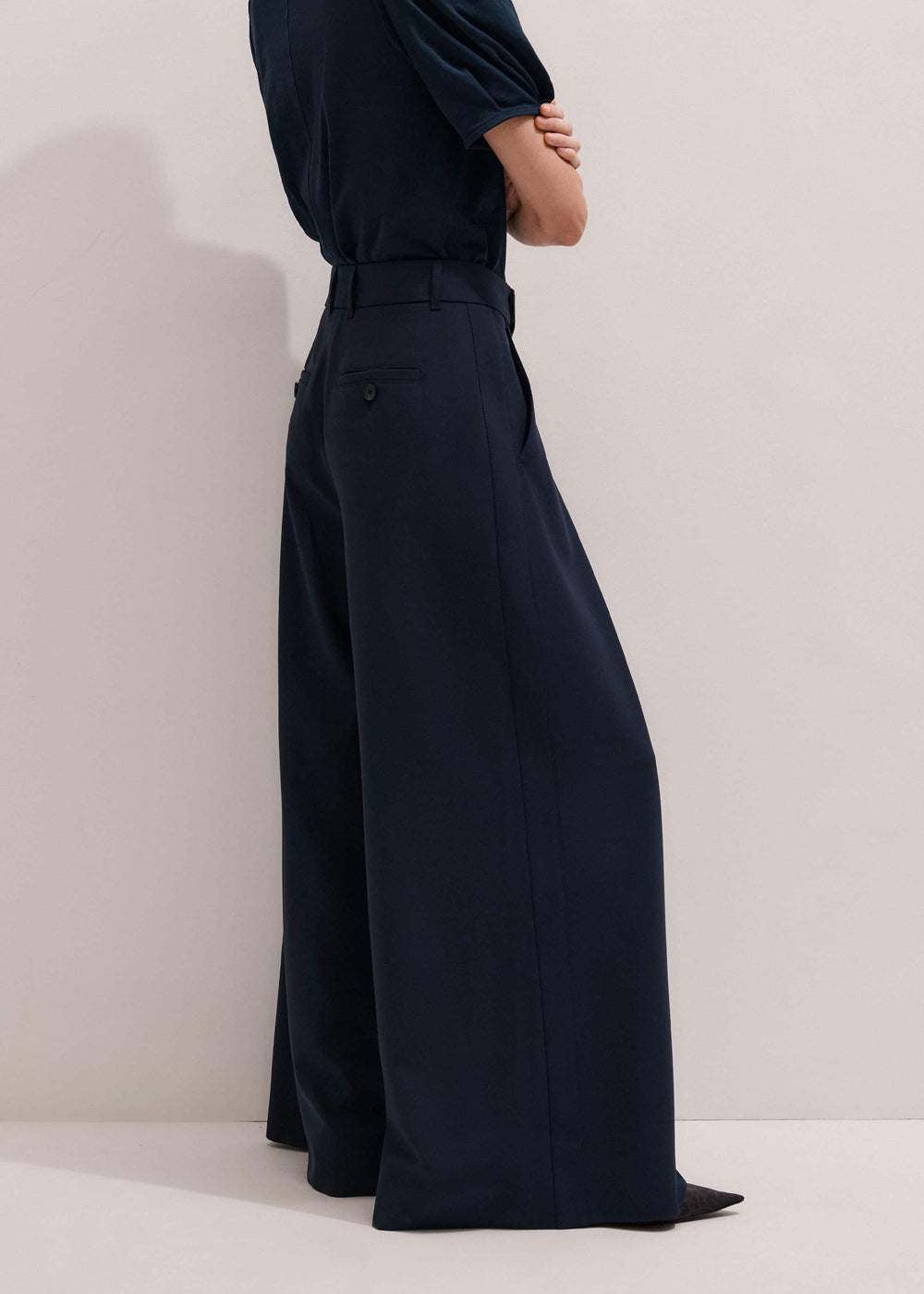 Navy Ultimate Very Wide-Leg Pant meandem