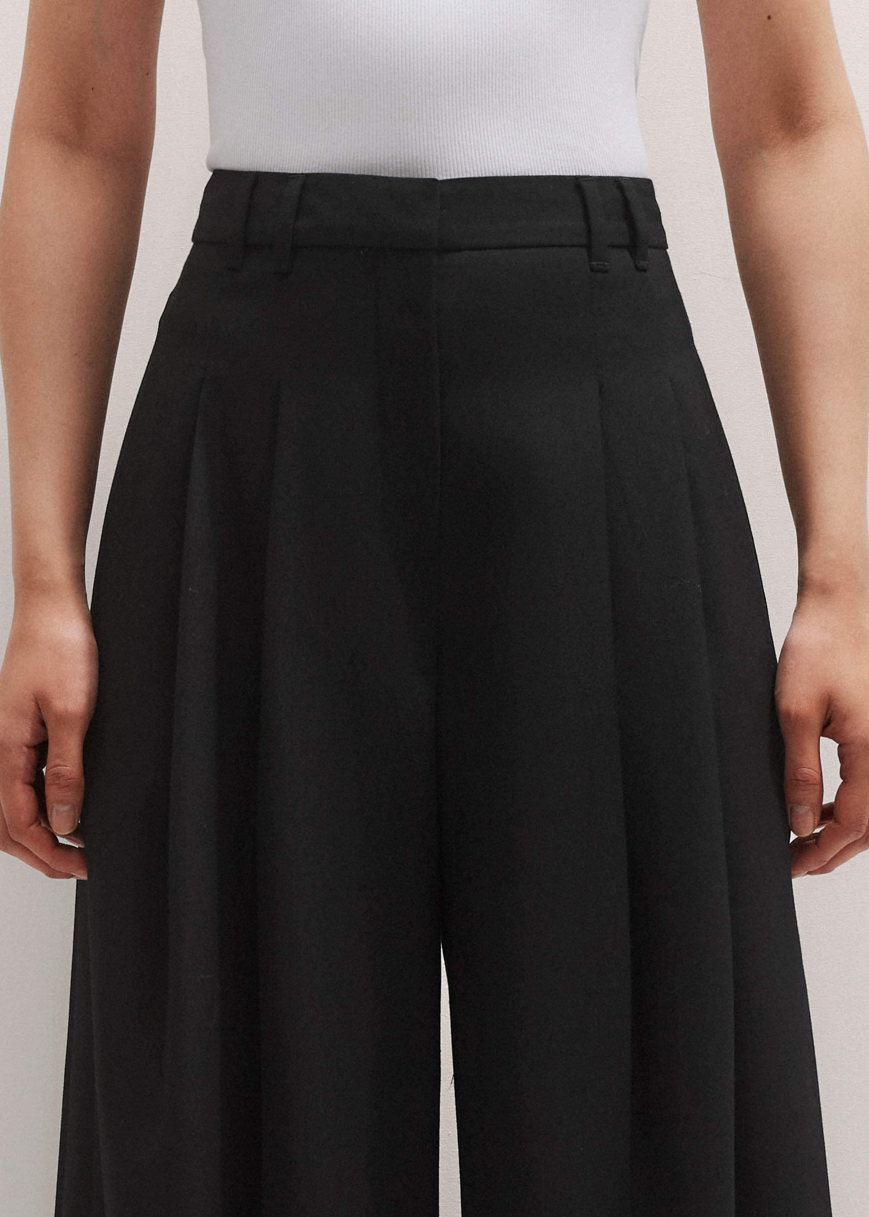 Black Wide-Leg Pleat Pant meandem