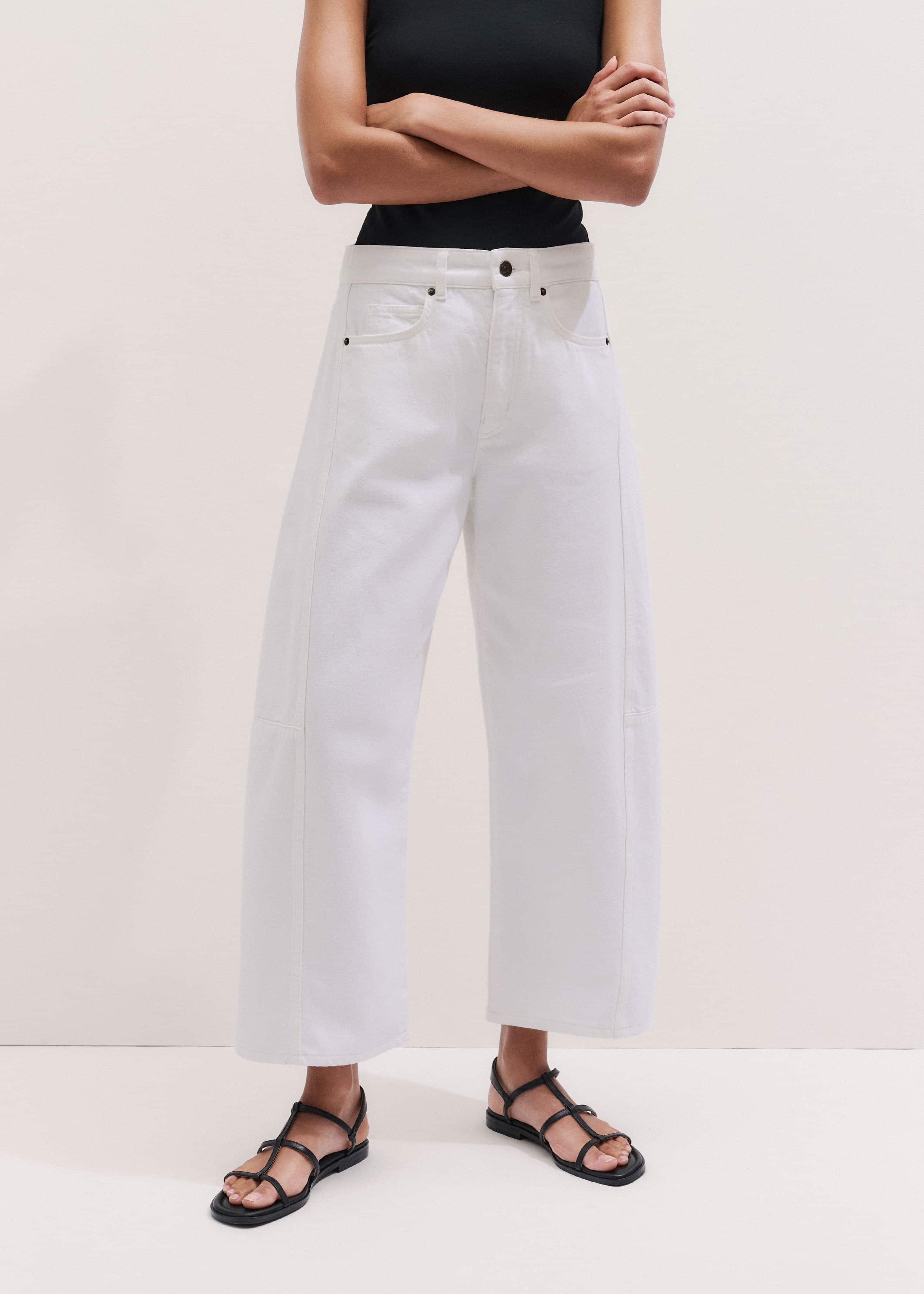 White Exaggerated Crop Jean meandem