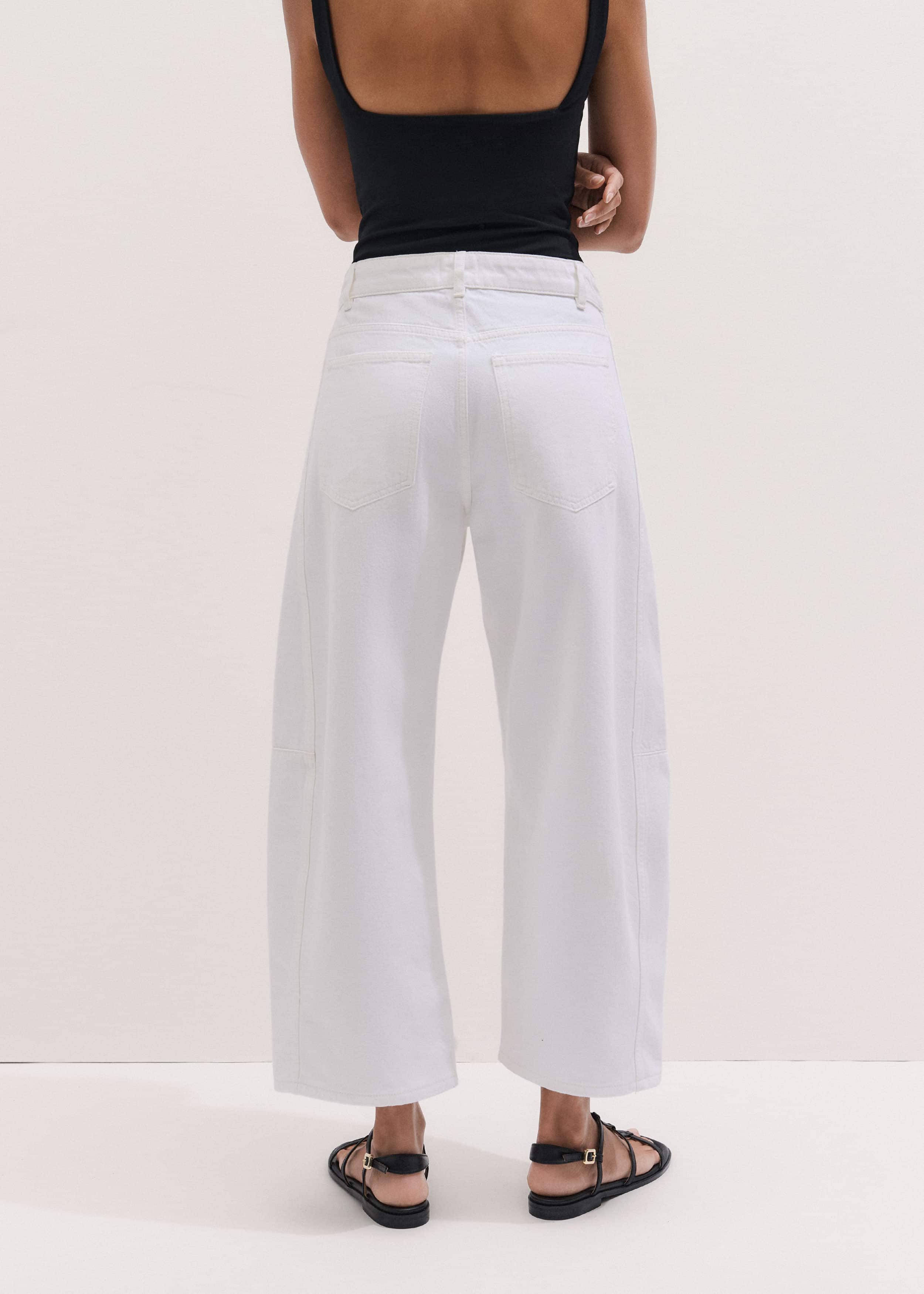 White Exaggerated Crop Jean meandem