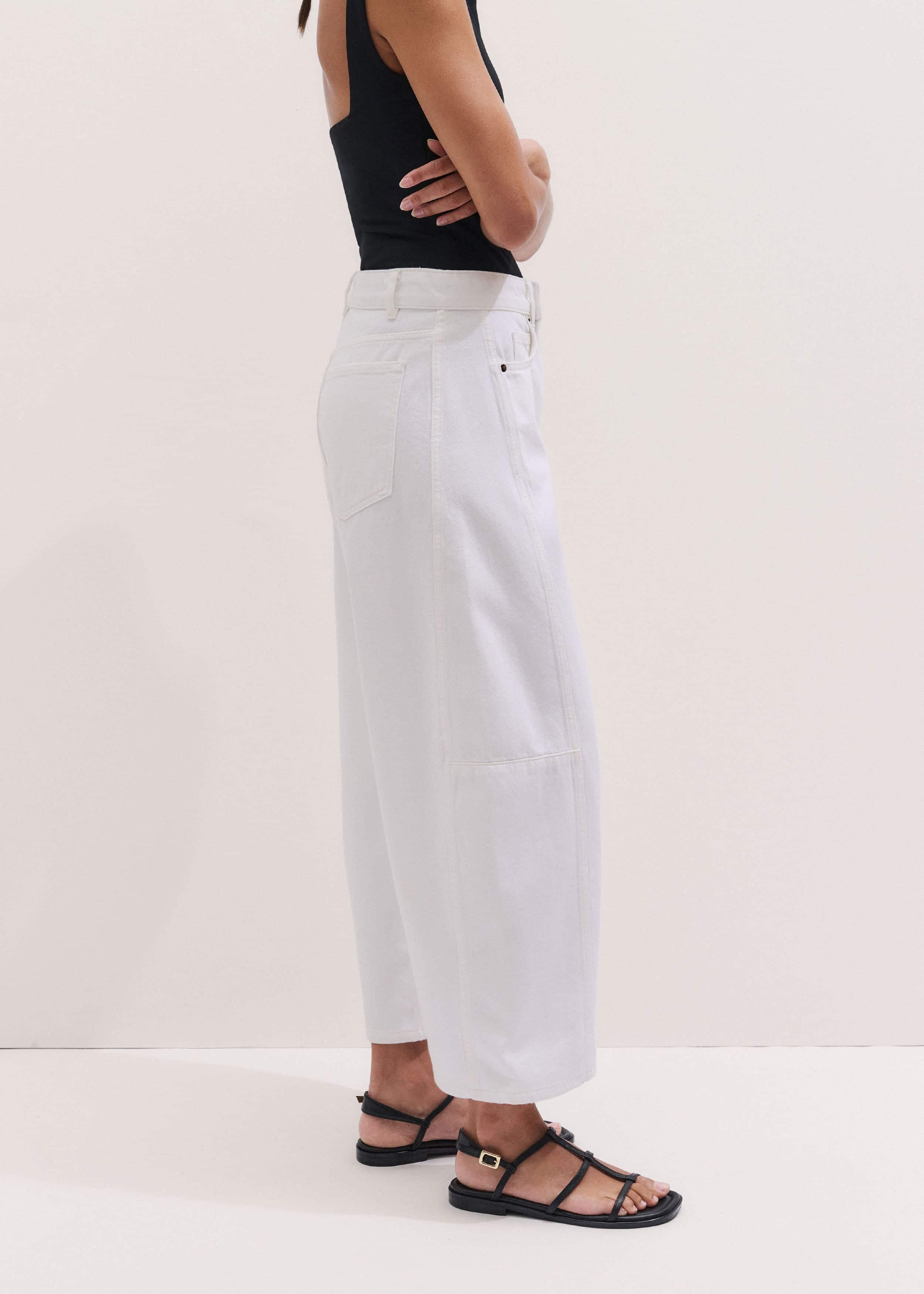 White Exaggerated Crop Jean meandem