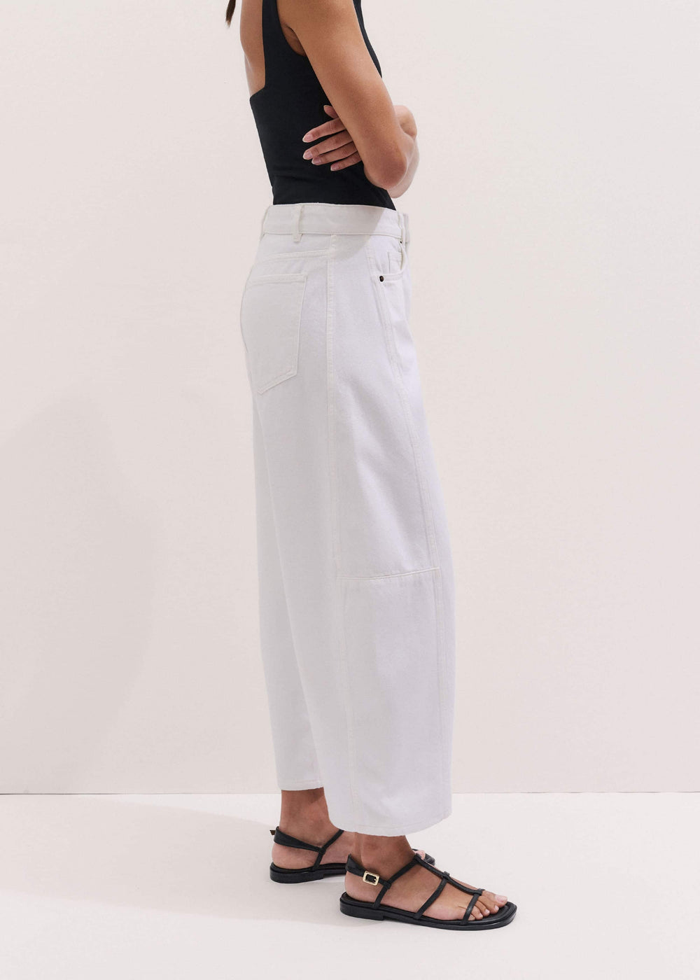 White Exaggerated Crop Jean meandem