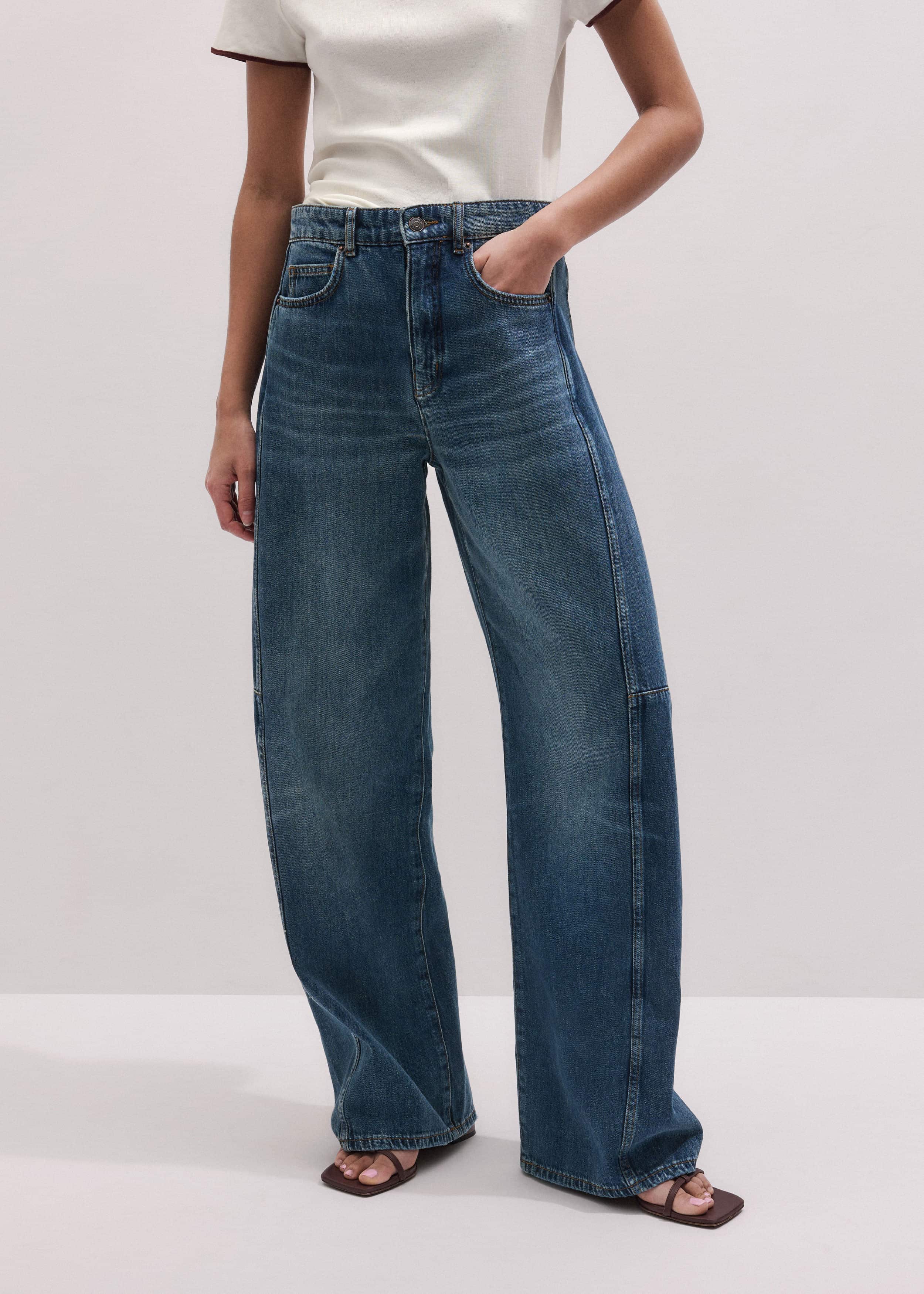Mid Blue Exaggerated Tapered Jean meandem