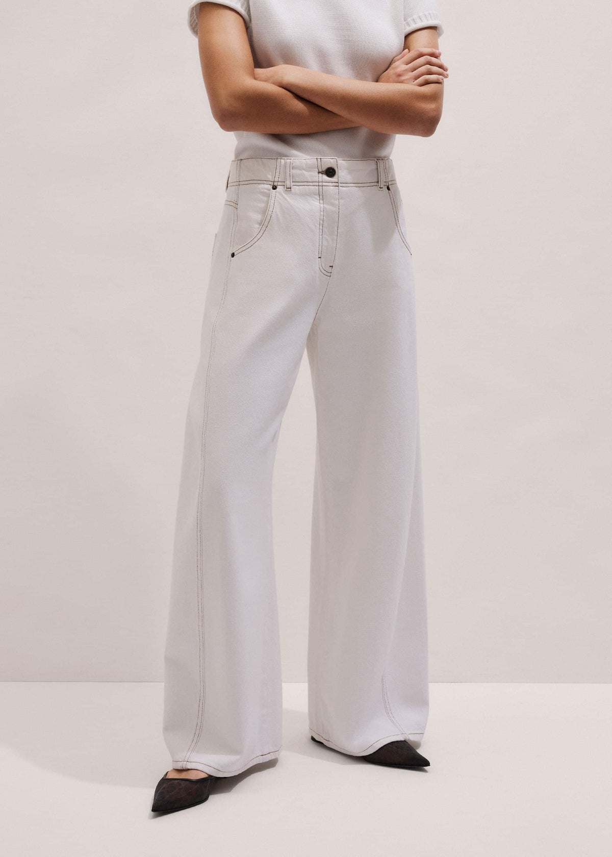 White Relaxed Engineered Jean meandem