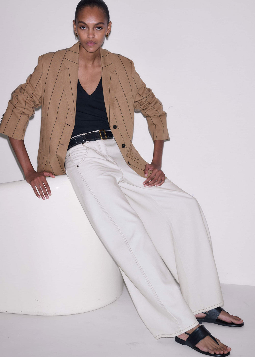 White Relaxed Engineered Jean meandem
