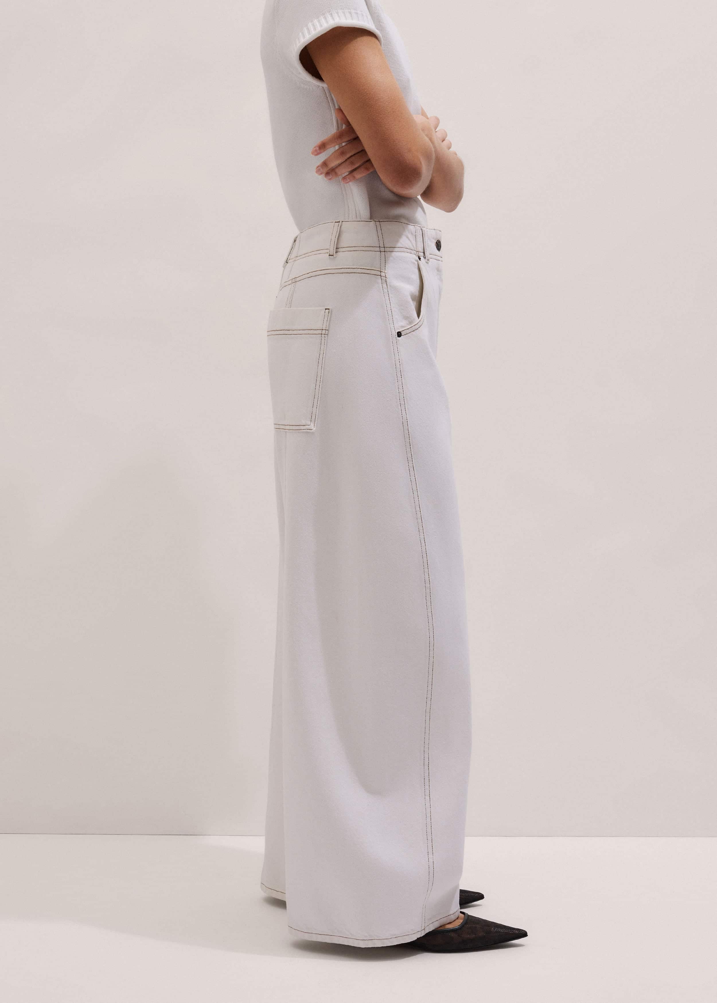 White Relaxed Engineered Jean meandem