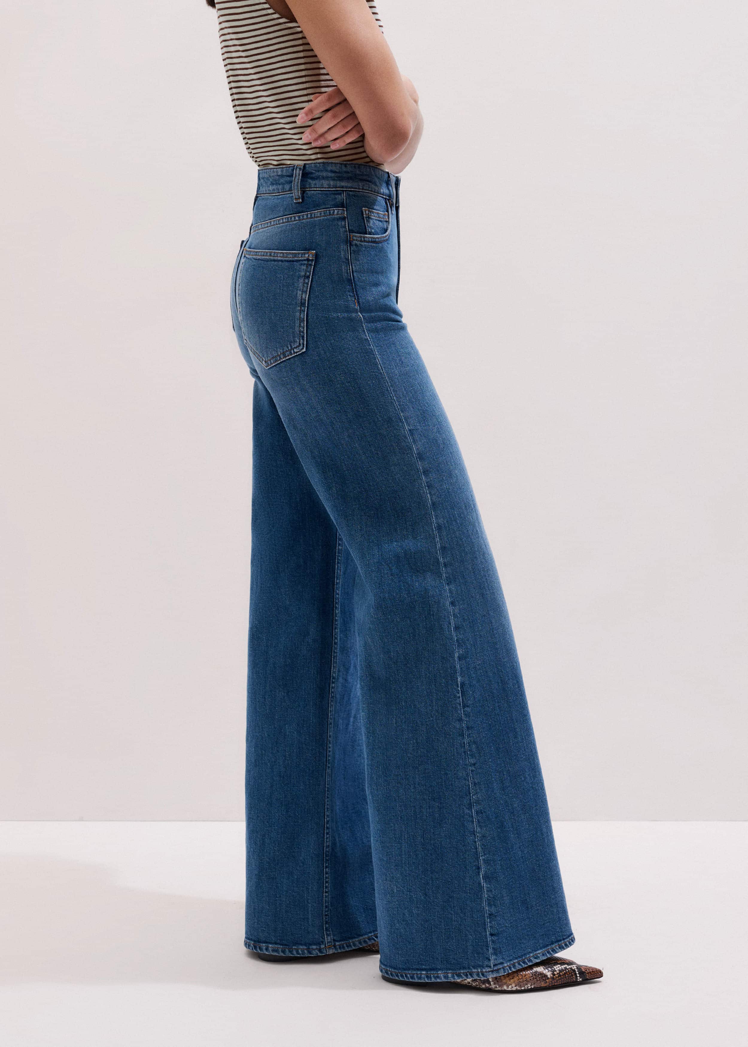 Blue Super Flare Wide Jean meandem