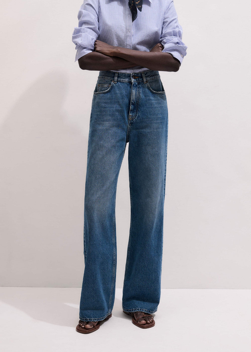 Mid-Blue Ultra High Straight Leg Jean meandem