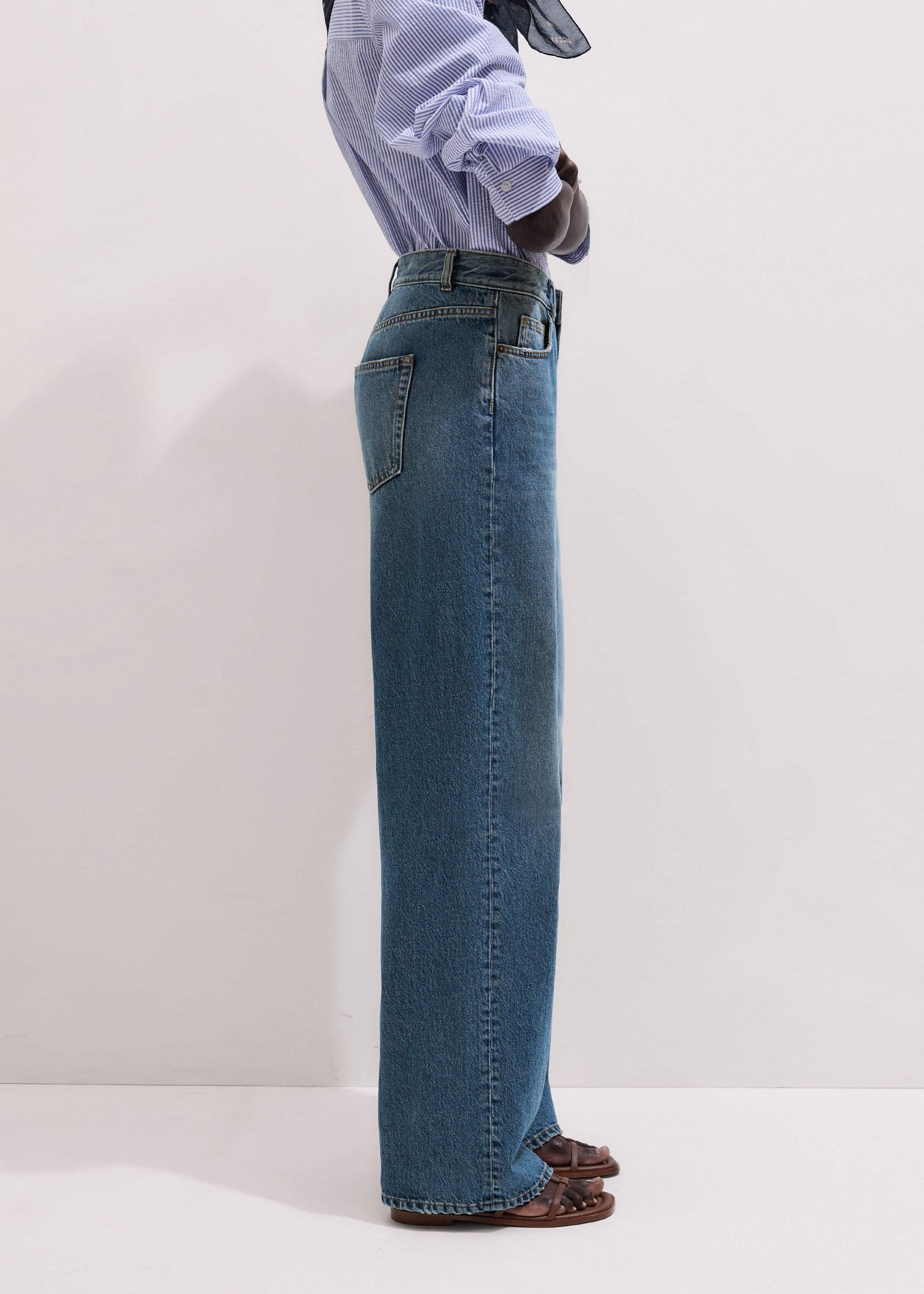 Mid-Blue Ultra High Straight Leg Jean meandem