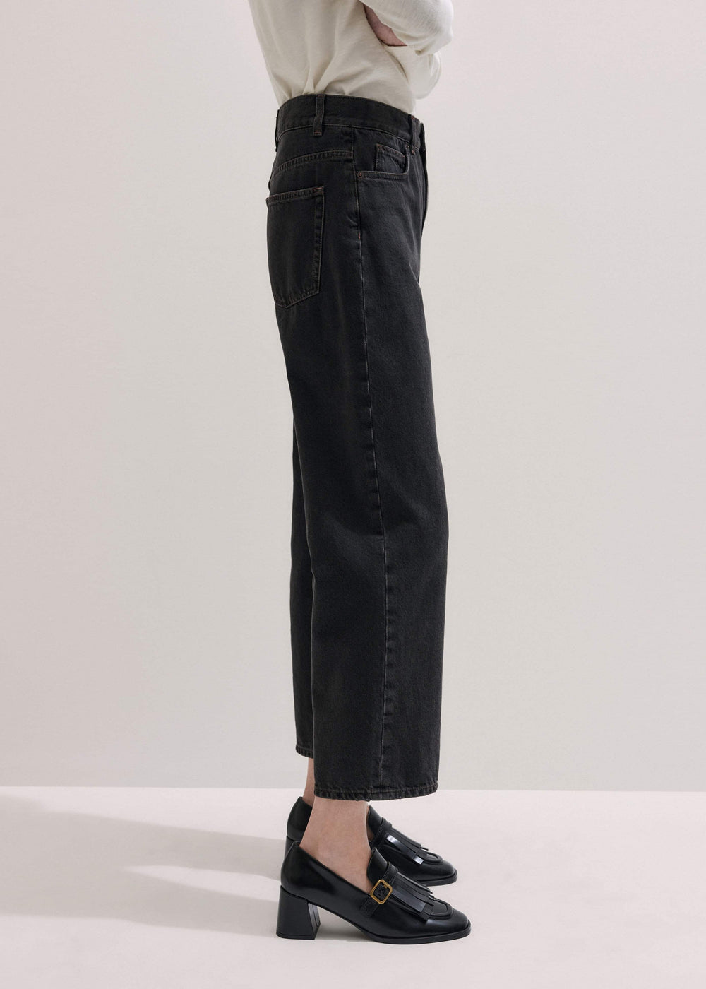 Black Straight Cropped Relaxed Jean meandem