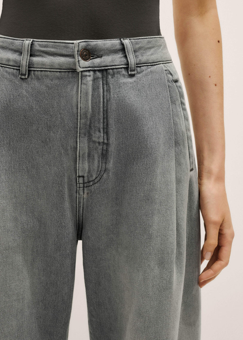 Gray Clever Jean meandem