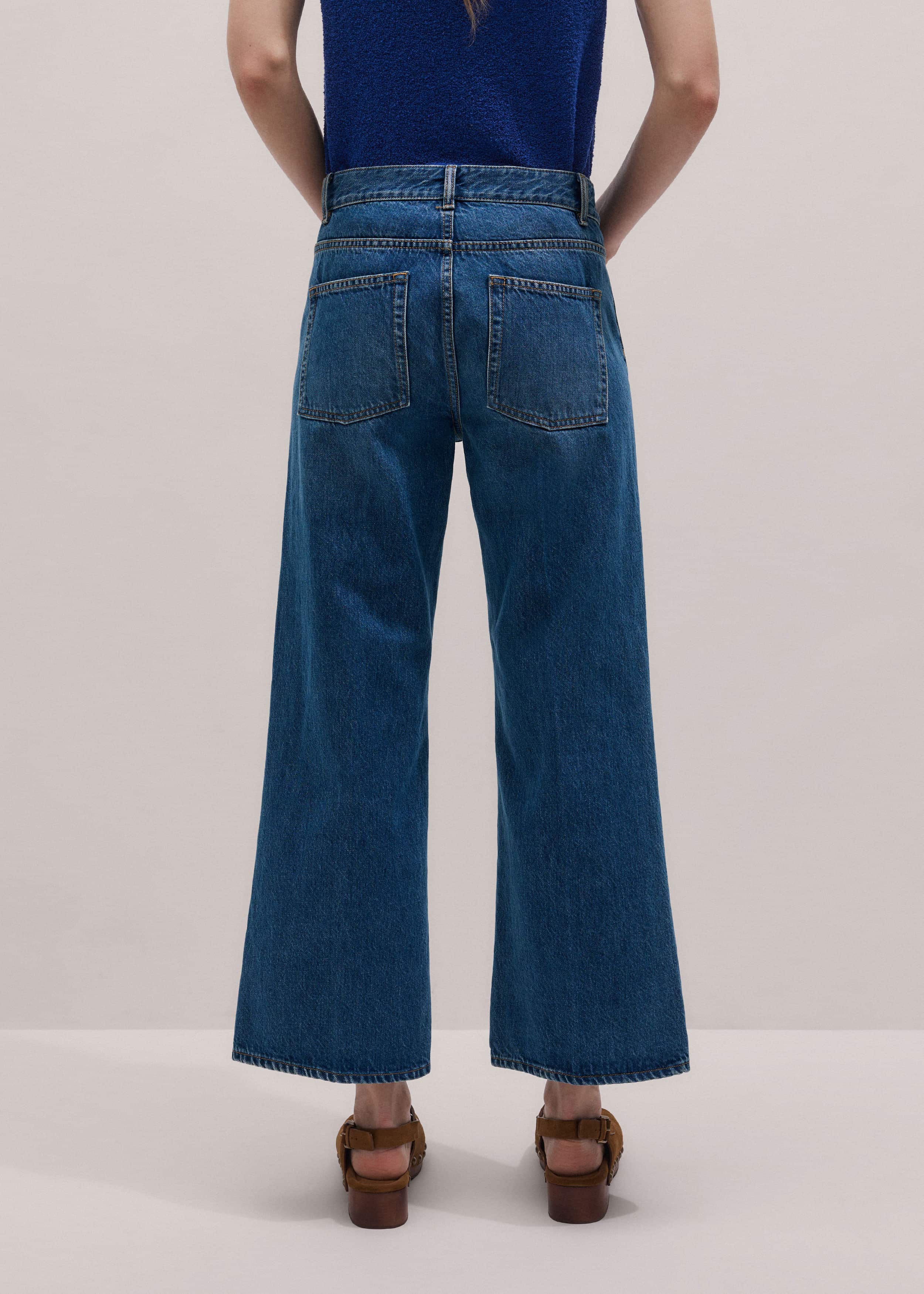 Blue Leg Elongator Crop Jean meandem