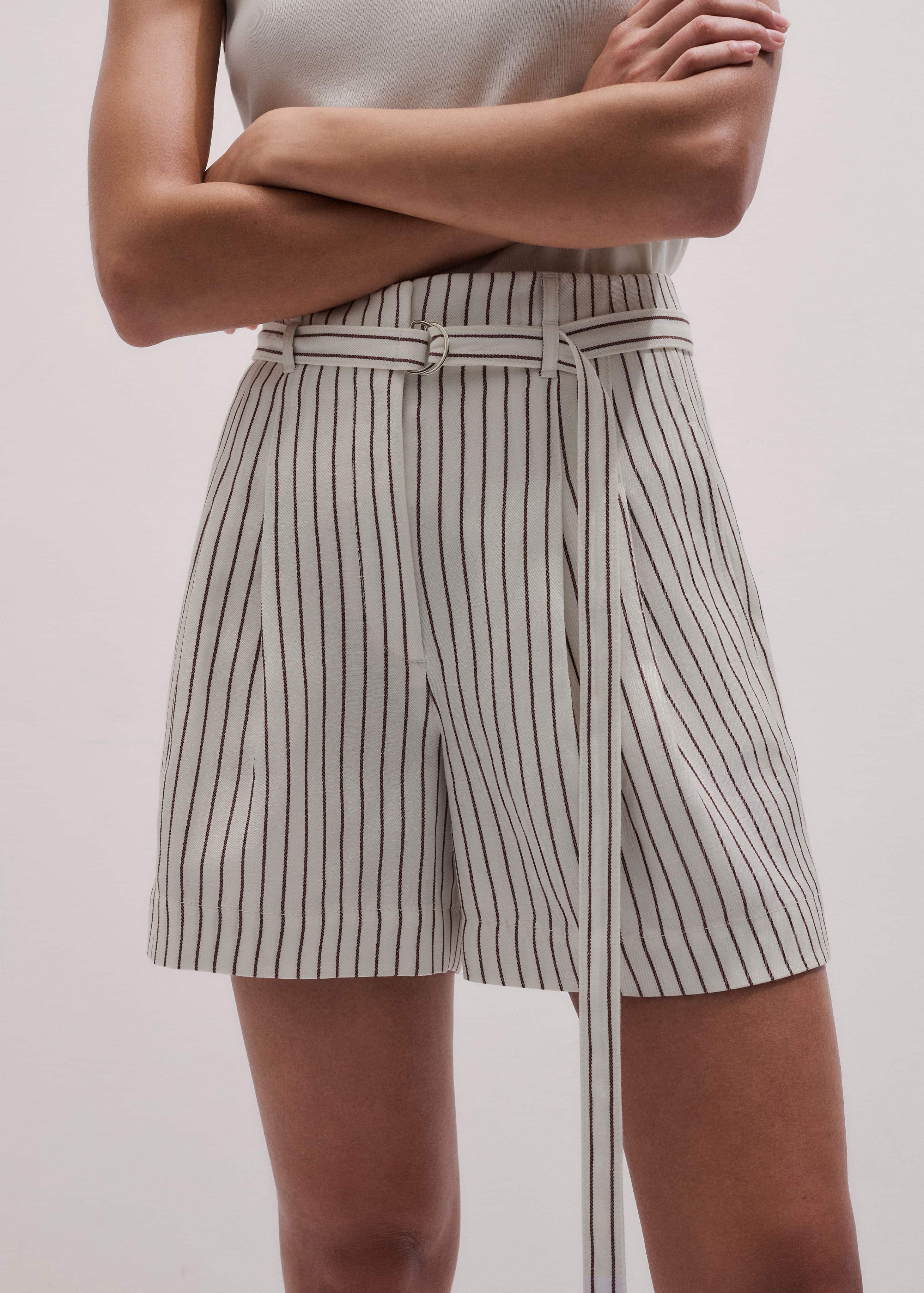 Ivory Tailored Pleat Short meandem