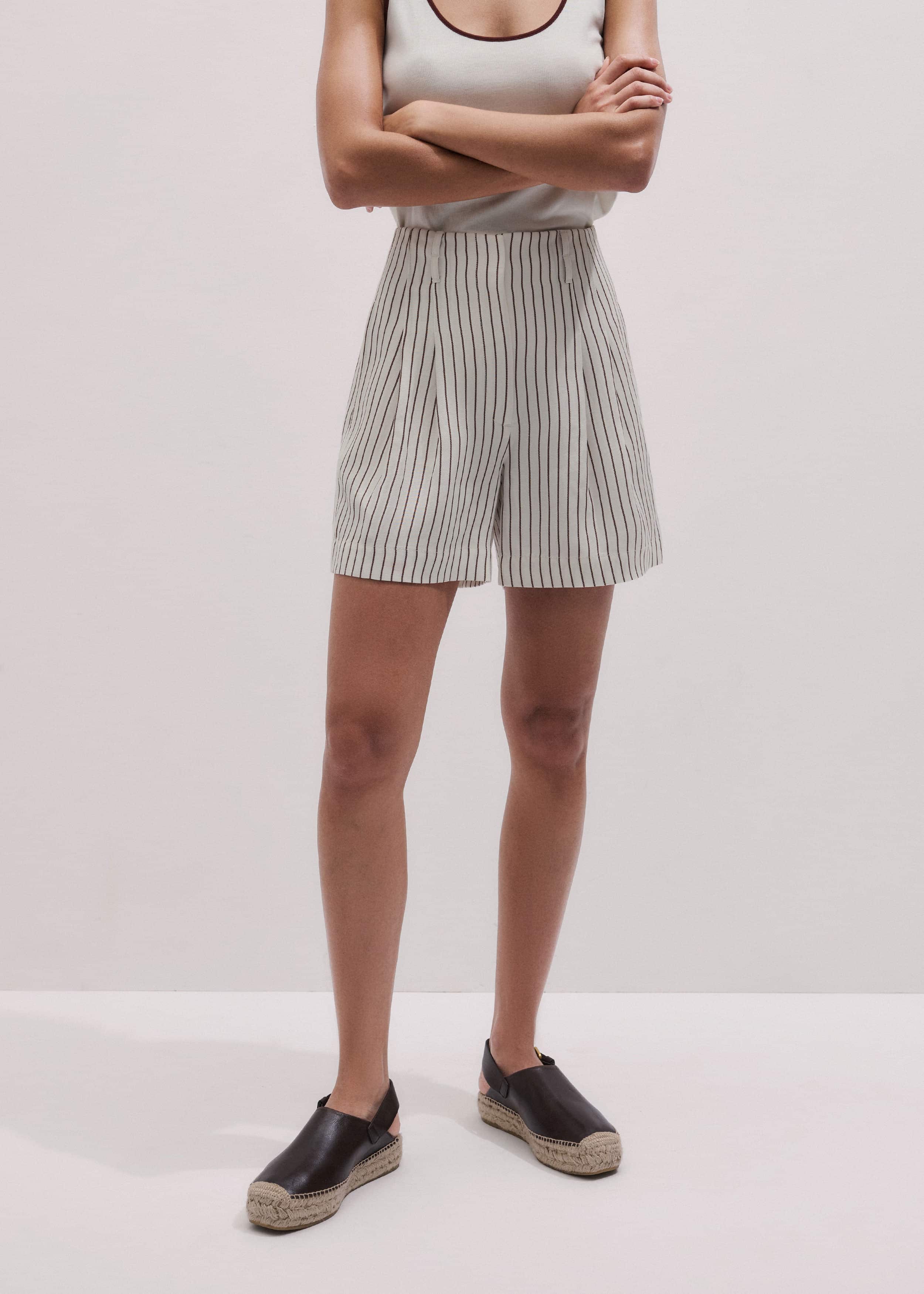 Ivory Tailored Pleat Short meandem