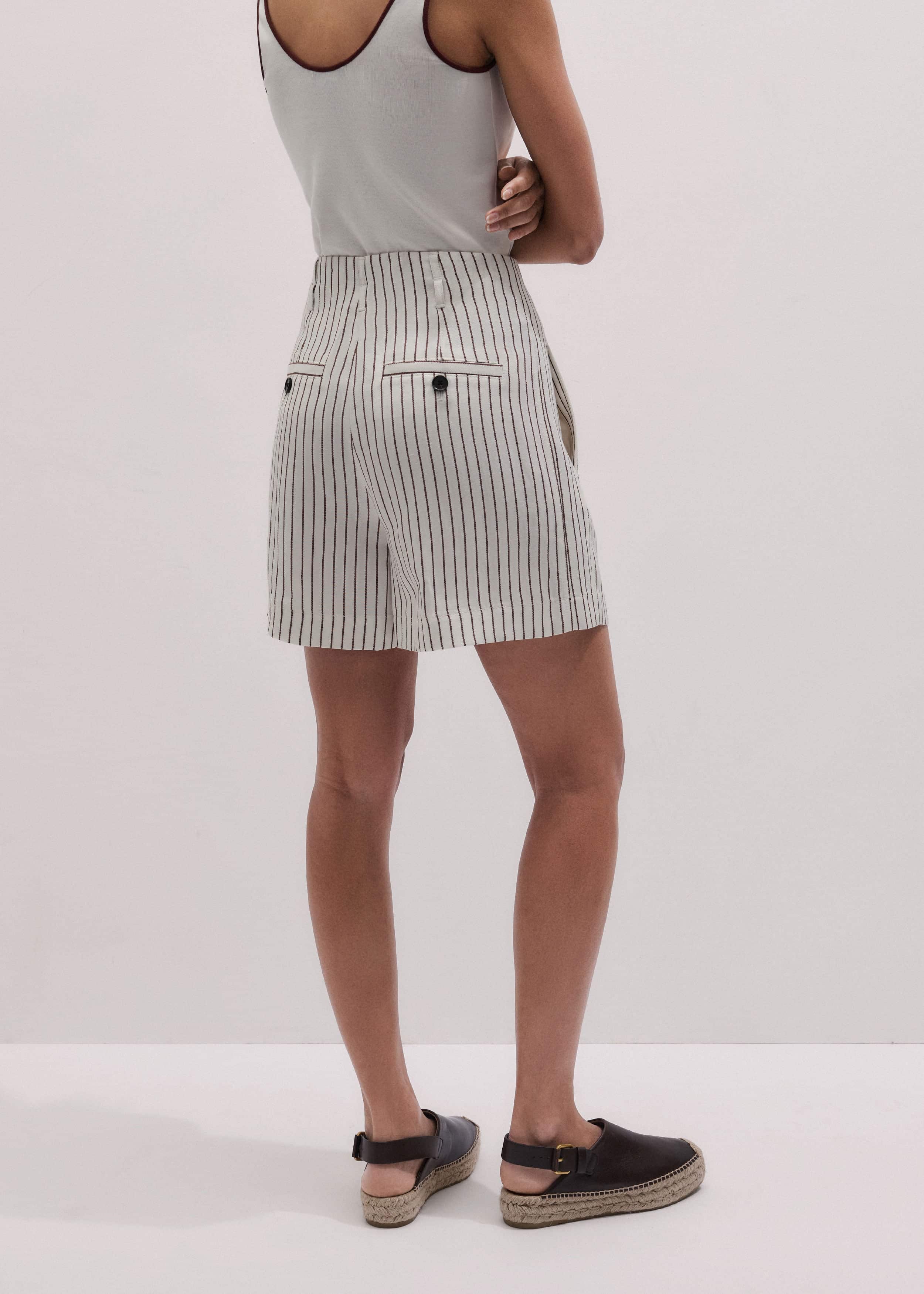 Ivory Tailored Pleat Short meandem