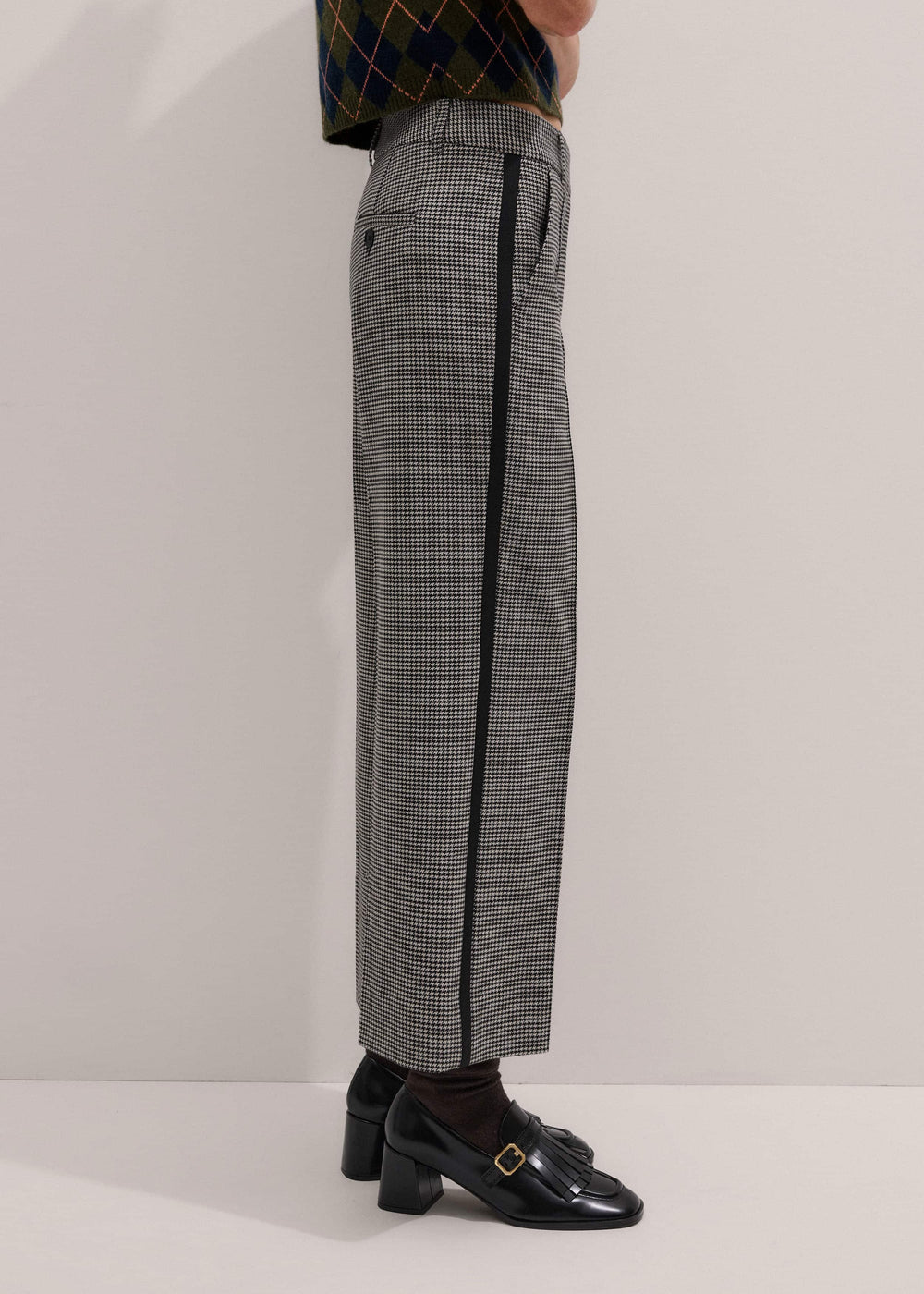 Ivory Houndstooth Straight Crop Trouser meandem