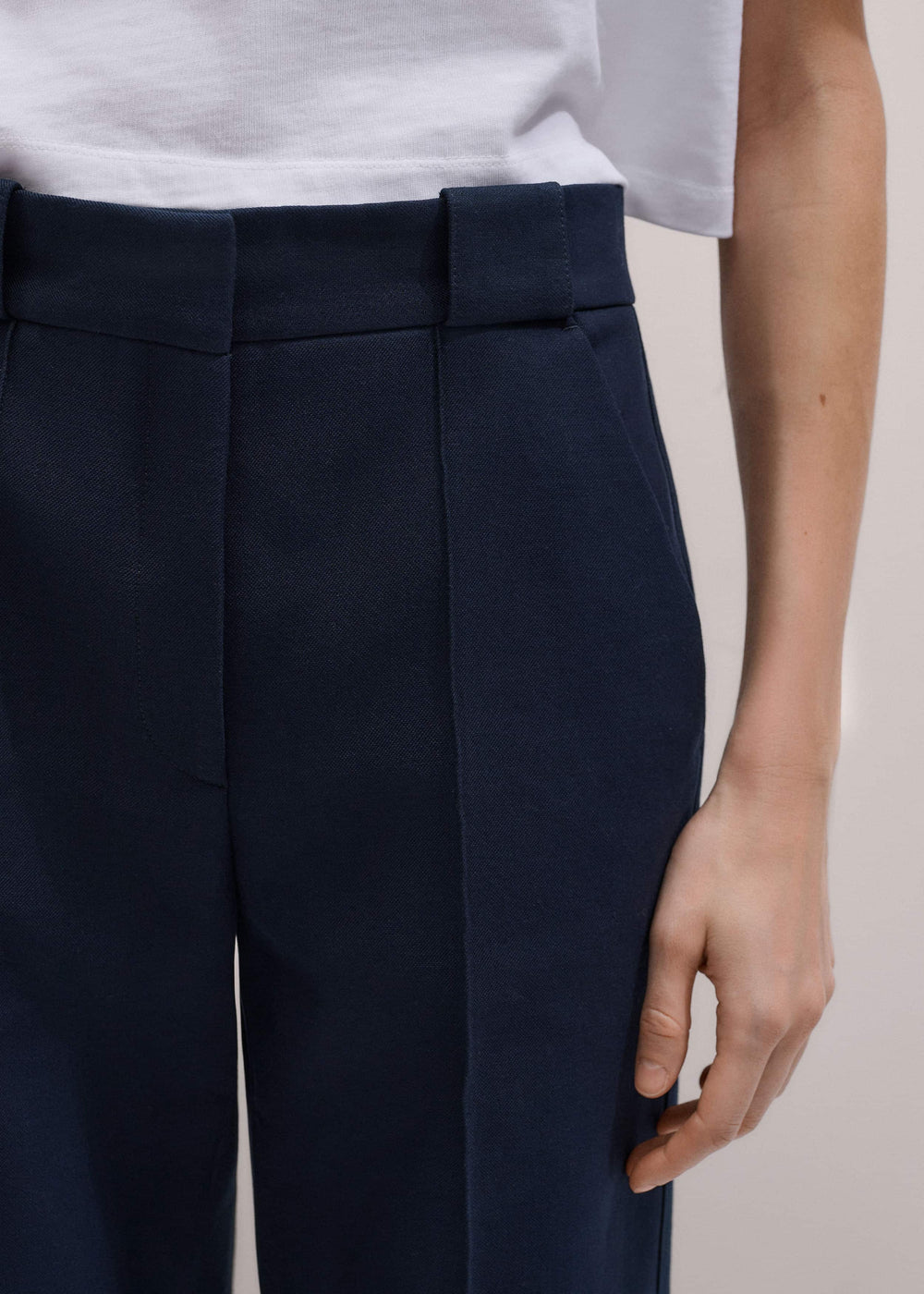 Navy Straight Crop Pant meandem