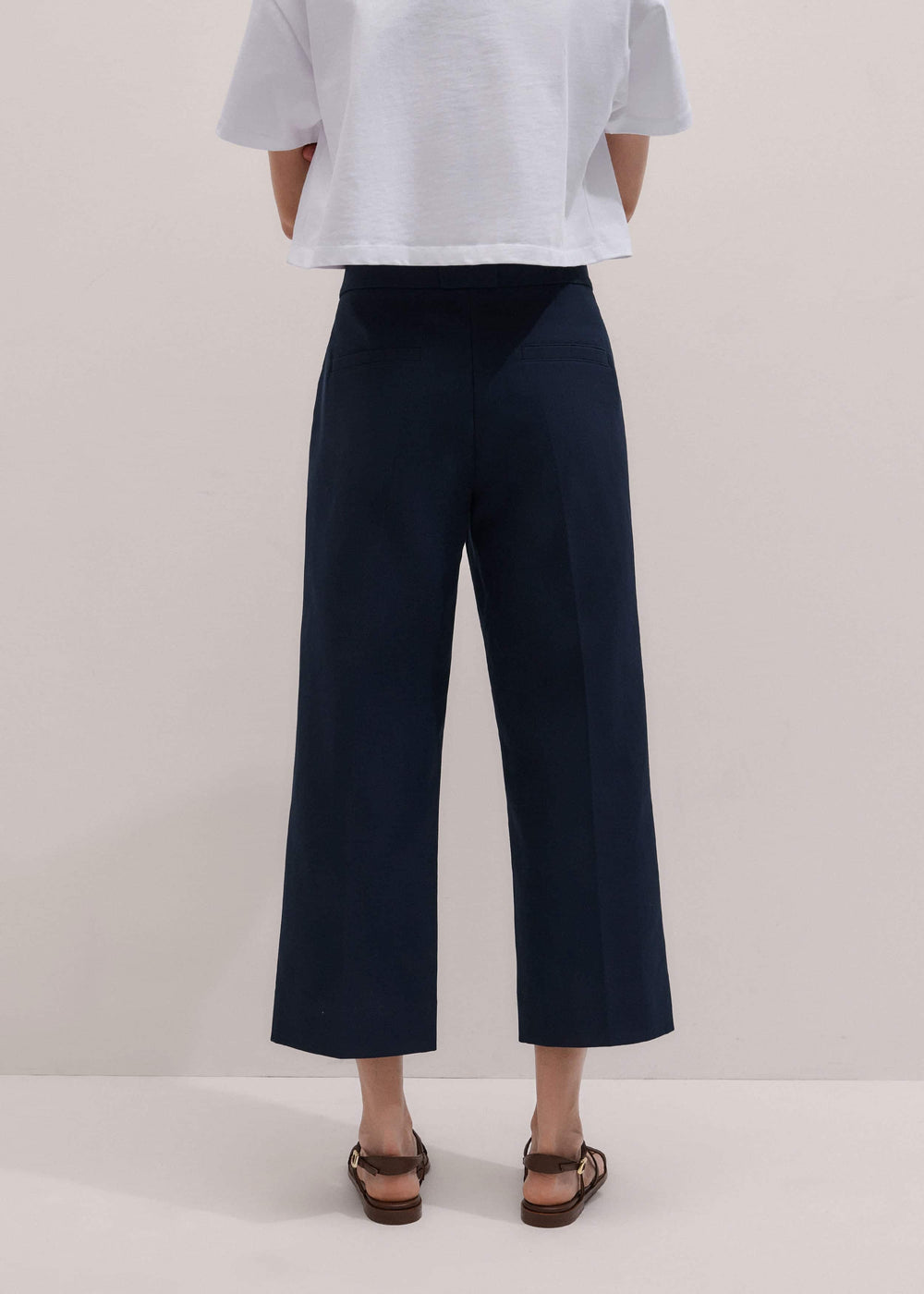 Navy Straight Crop Pant meandem